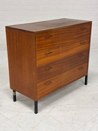 Vintage kastje met 4 laden , breed