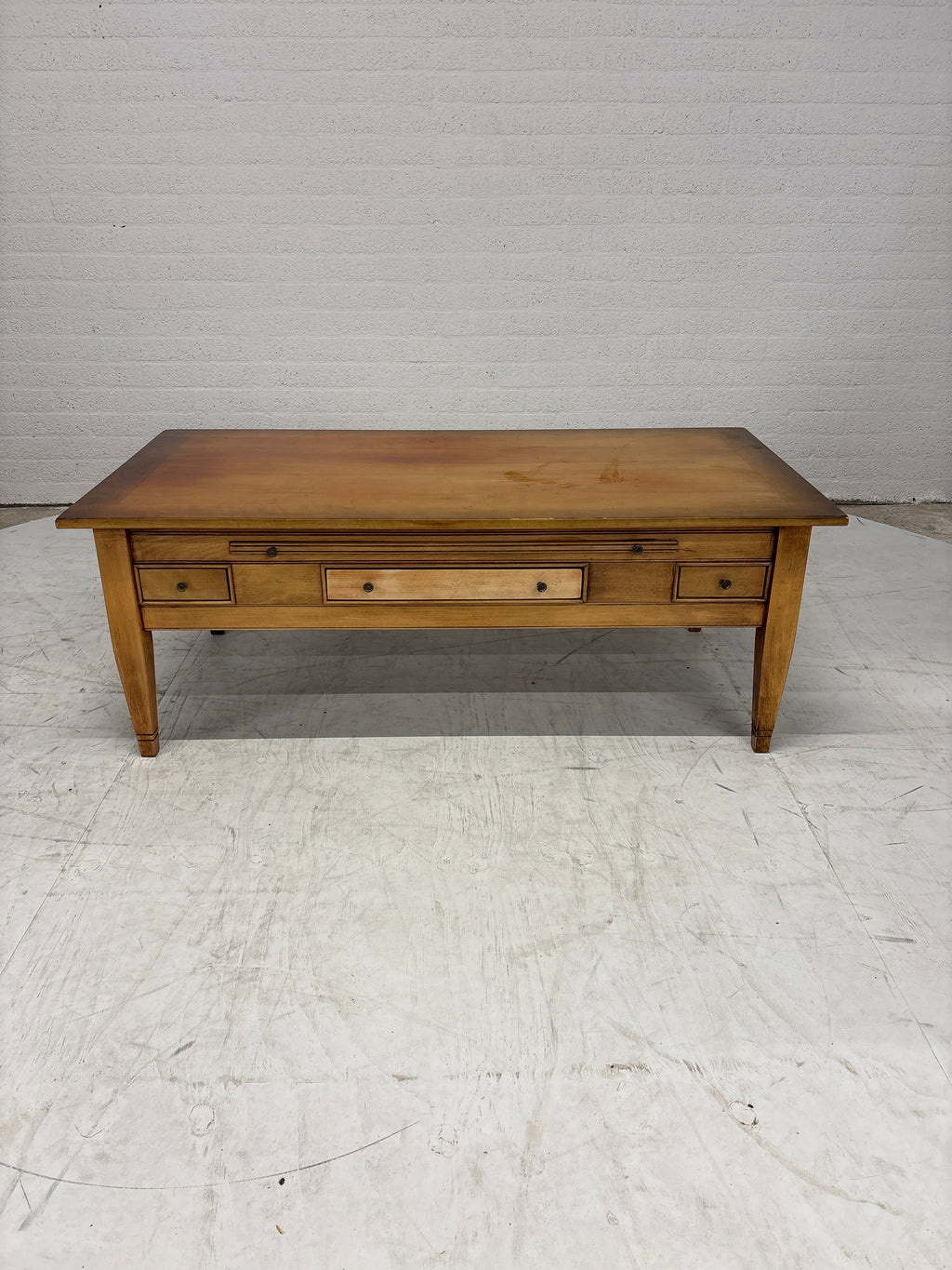 Salontafel met 6 lades en uitschuifblad