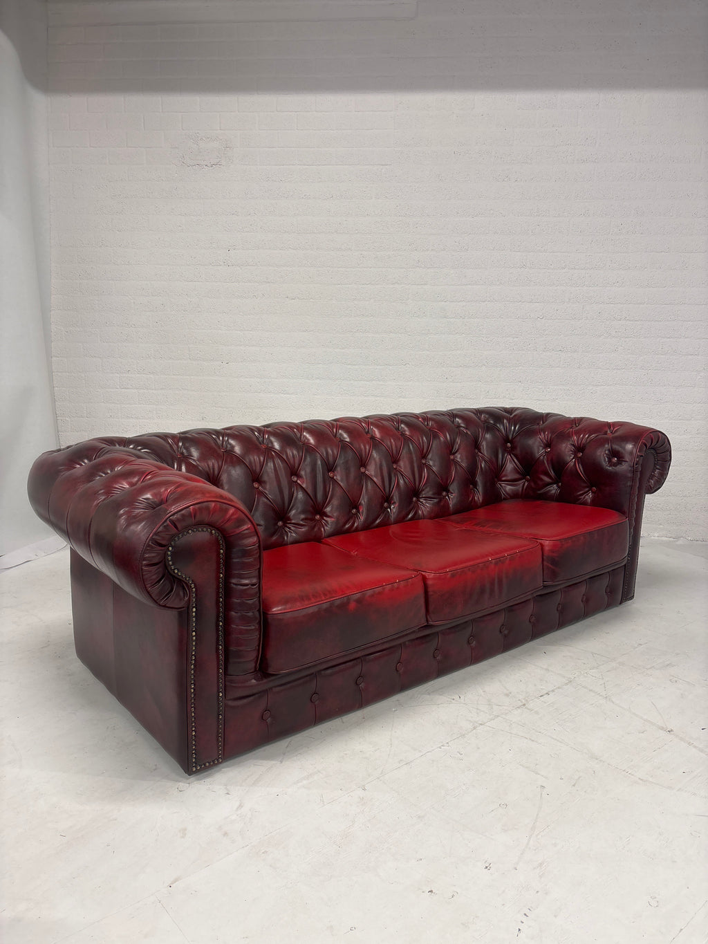 Chesterfield bordeaux rode bank