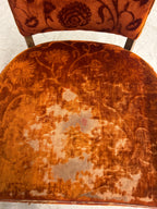 Antieke fauteuil met geleefde charme