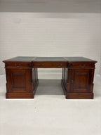 Bureau met leren inleg