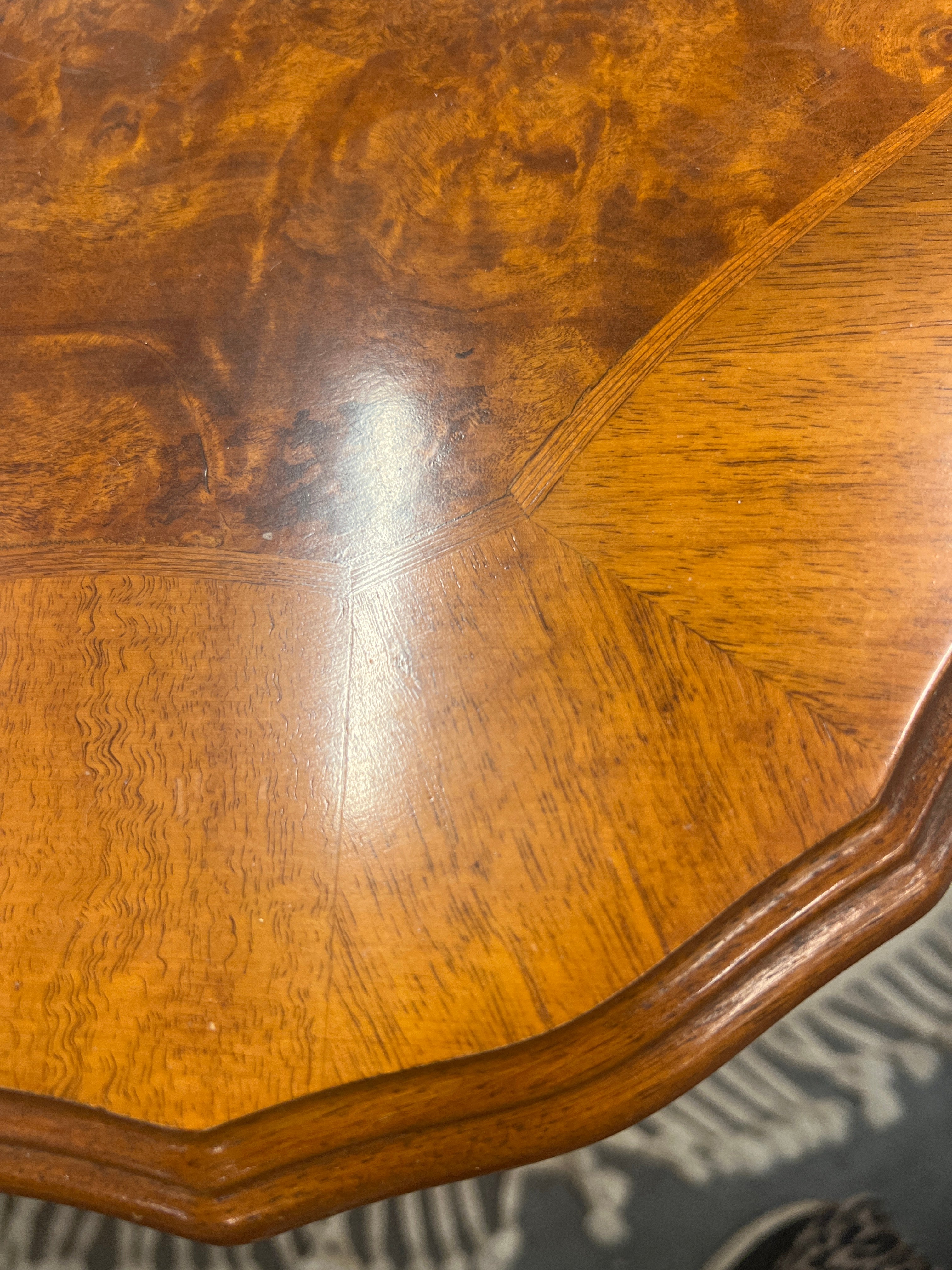 Klassieke Wortelhouten Salontafel