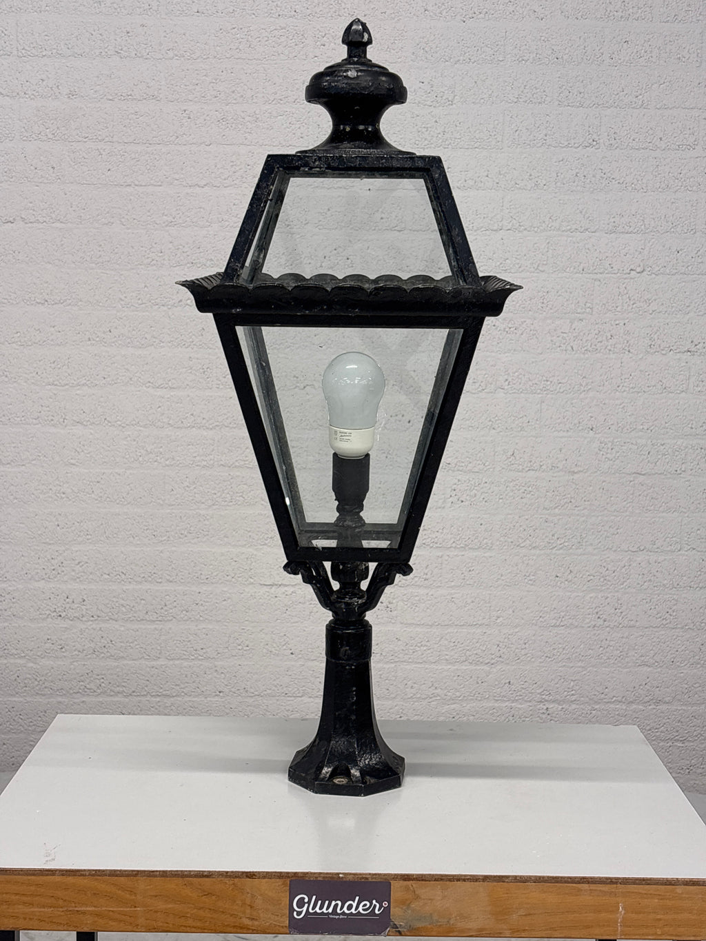 Metalen buitenlamp