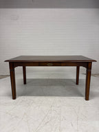 Prachtige eettafel met lade