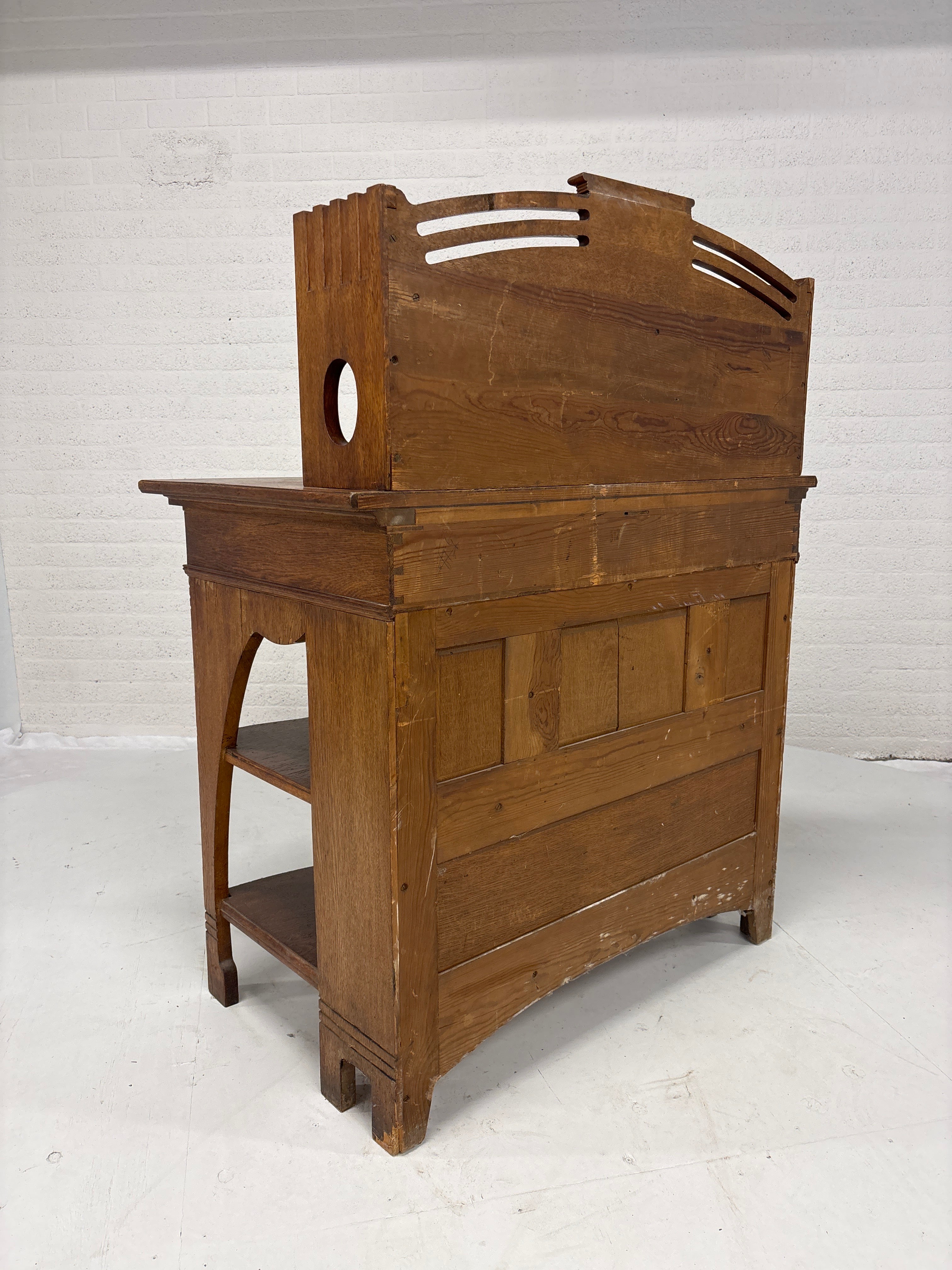 Antieke kast /commode