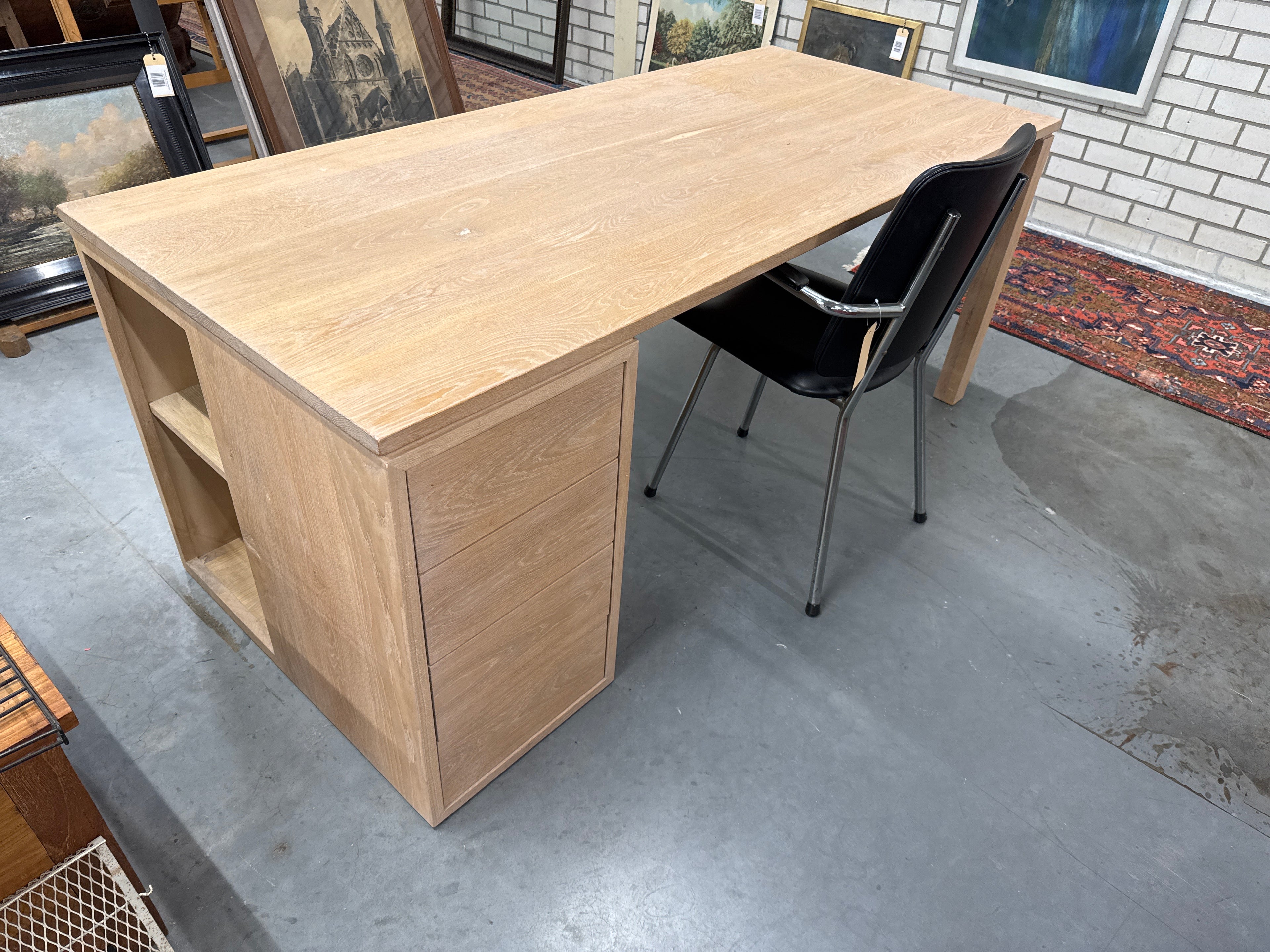 Uniek massief houten bureau handgemaakt