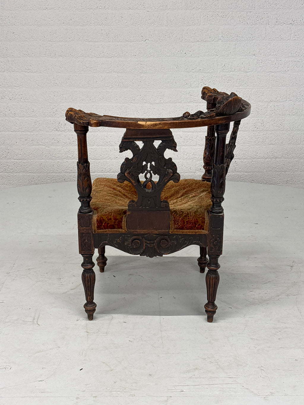 Italiaanse antieke hoekstoel