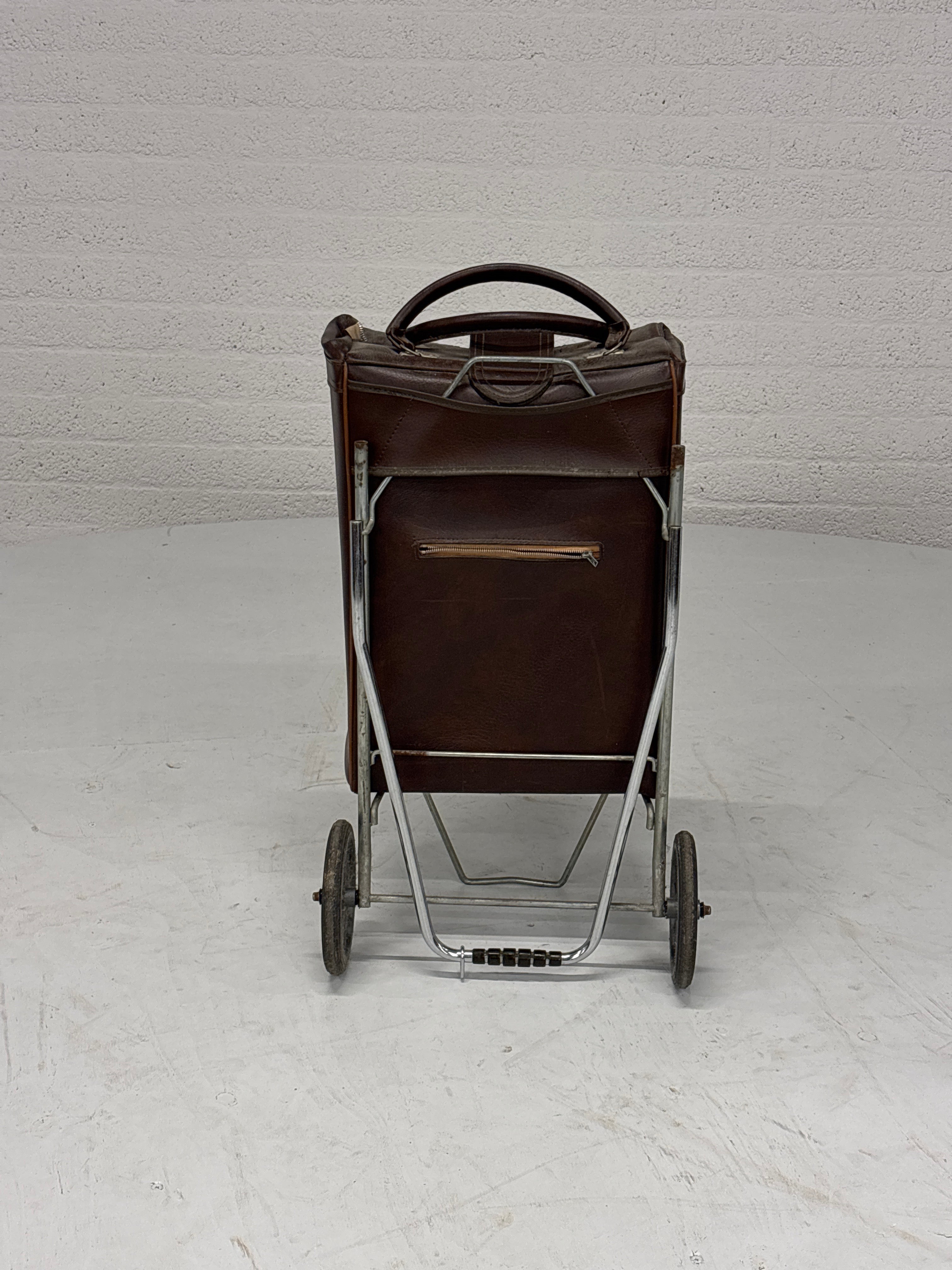 Boodschappentas op wielen.