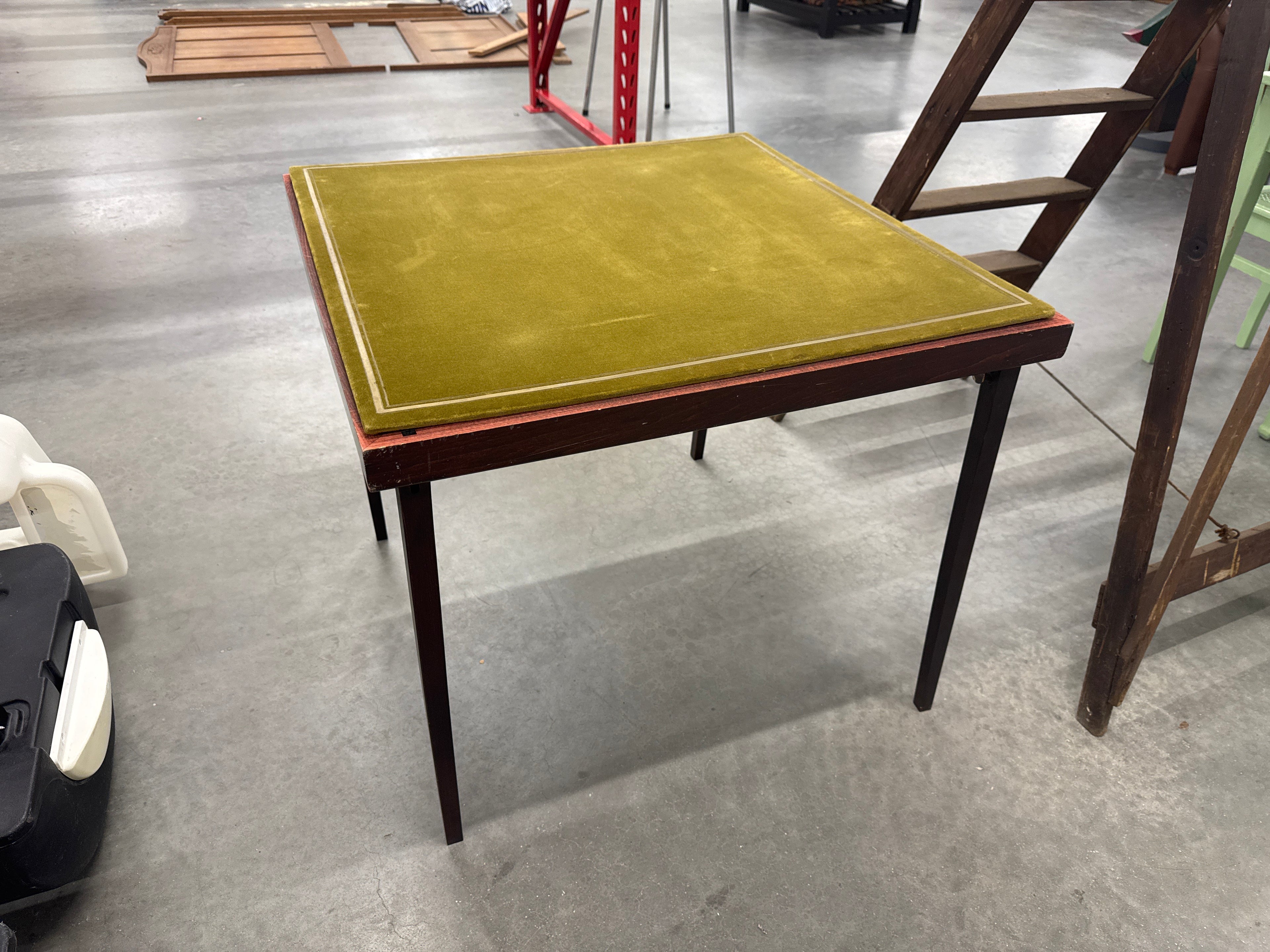 Bridgetafel met inklapbare pootjes