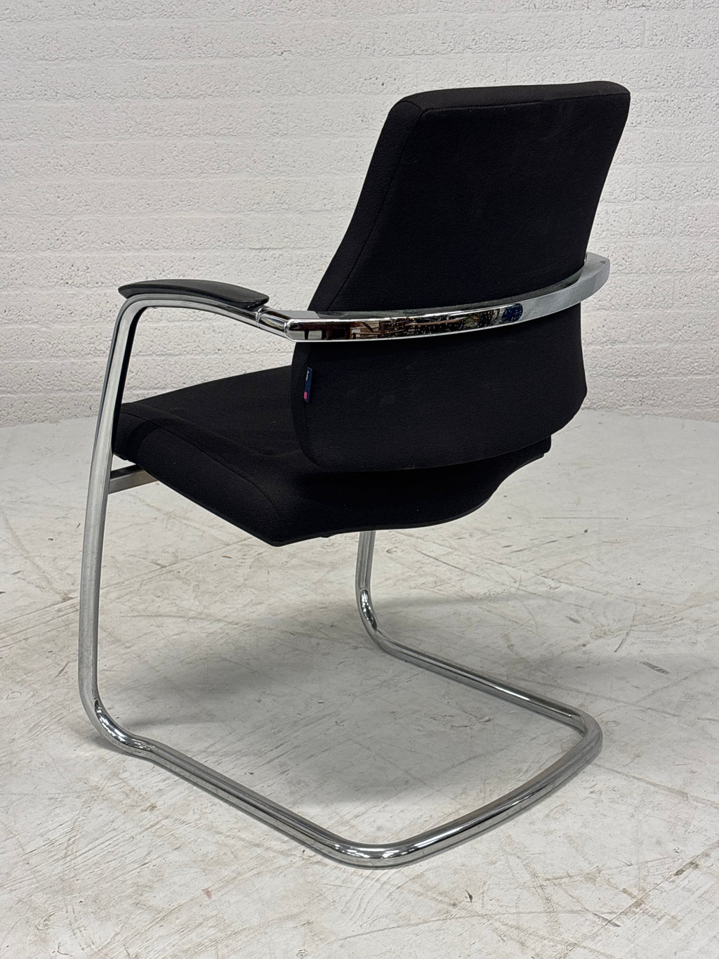 4 Bijzonder mooie comfortabele Axia stoelen voor vergader of eettafel.