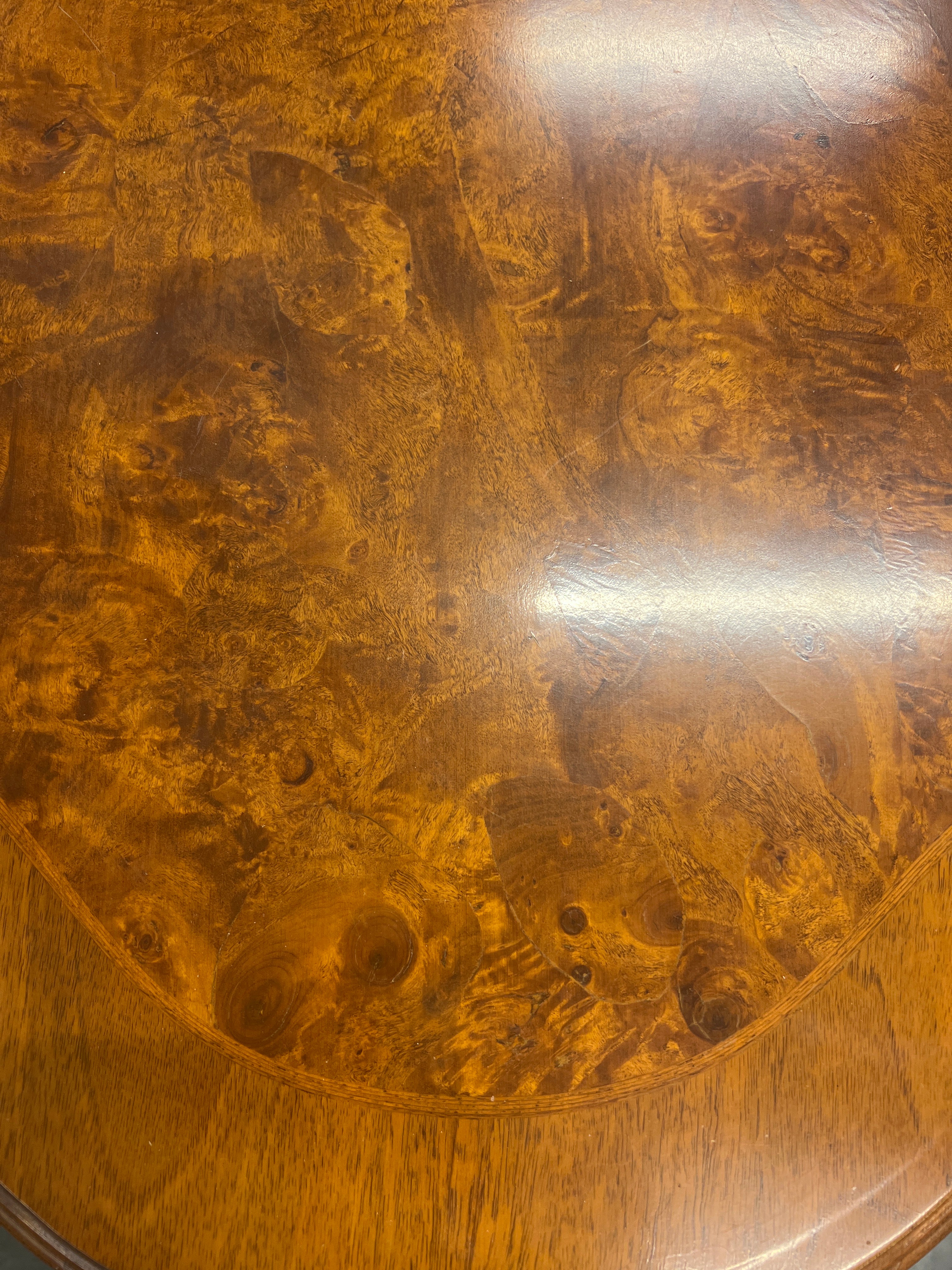 Klassieke Wortelhouten Salontafel