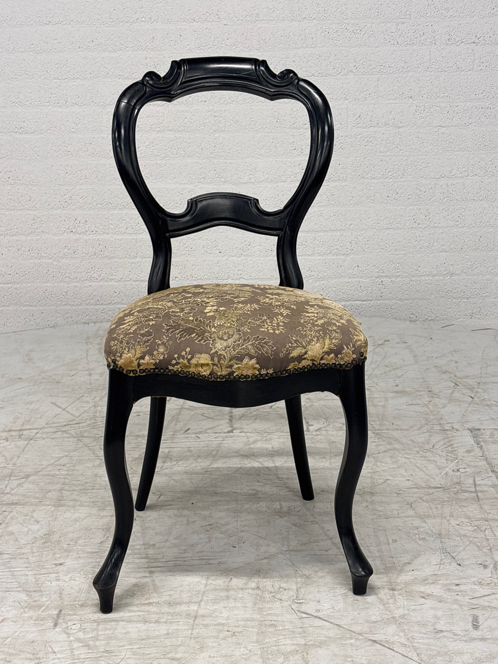 Antieke stoelen in Barok of Louis XV stijl