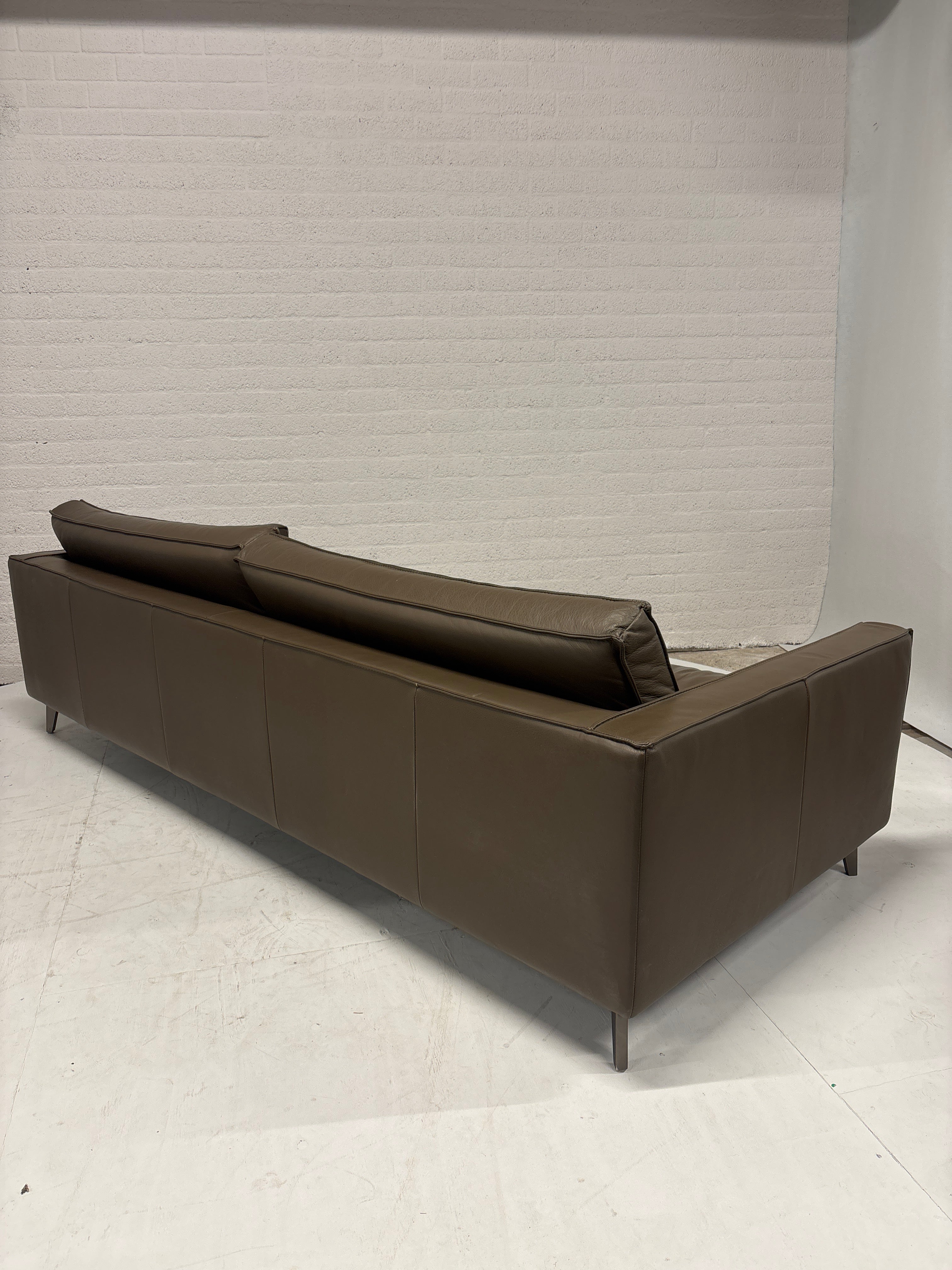 Riante bruin/taupe leren bank