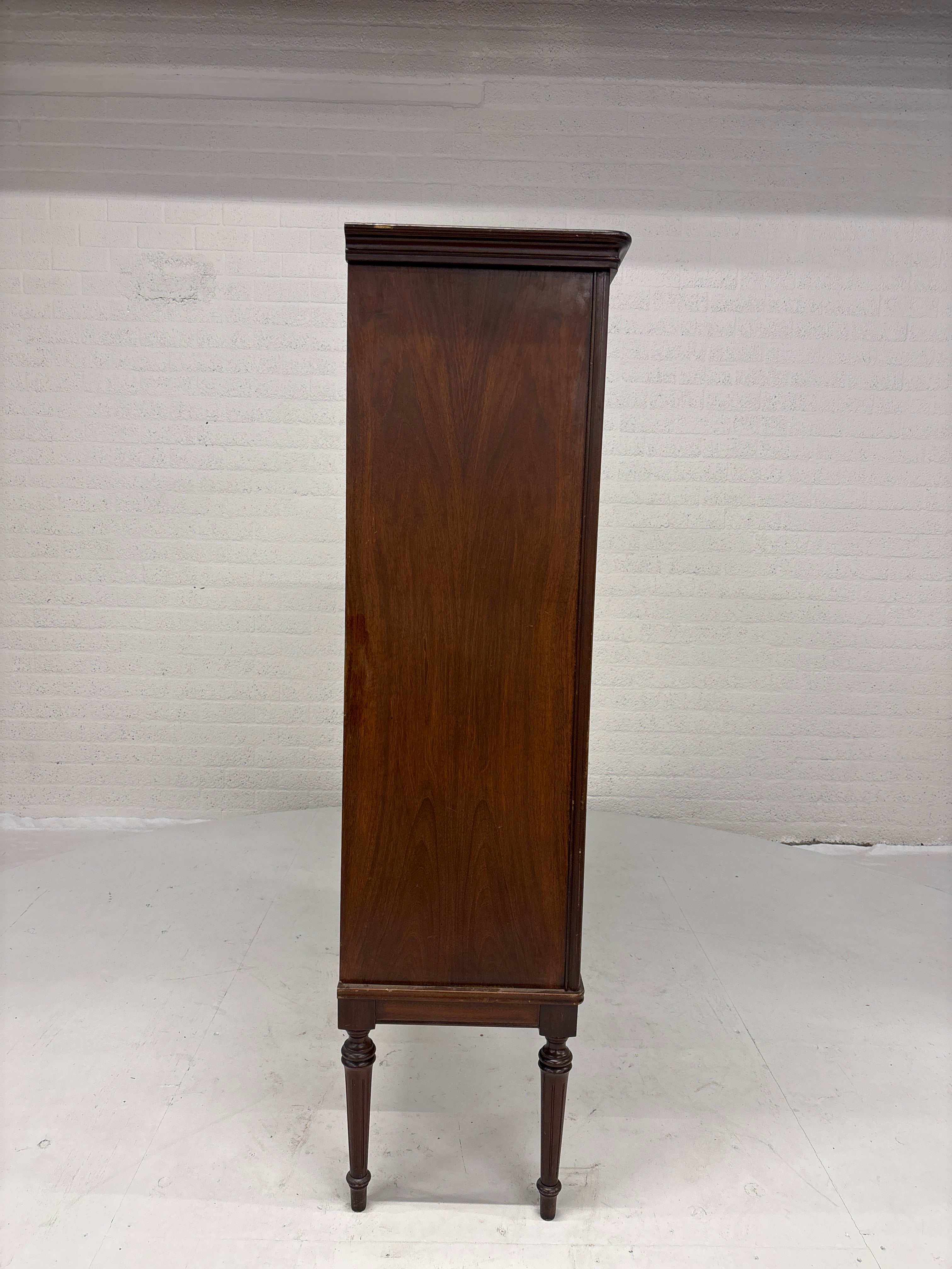 Vitrinekast Edwardiaans