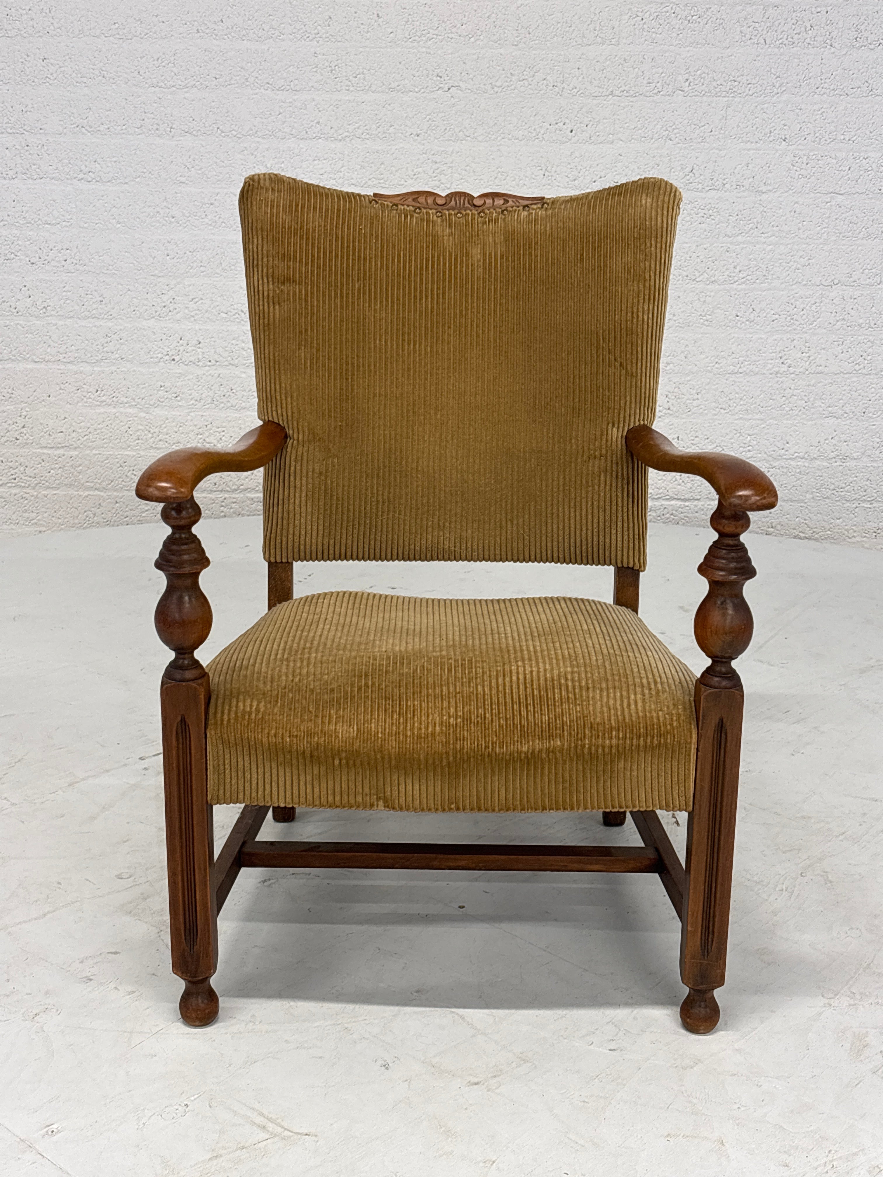 Fauteuil met bruine ribstof