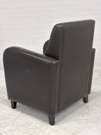 Donker bruine fauteuil
