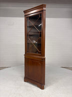 Hoekvitrine kast met licht