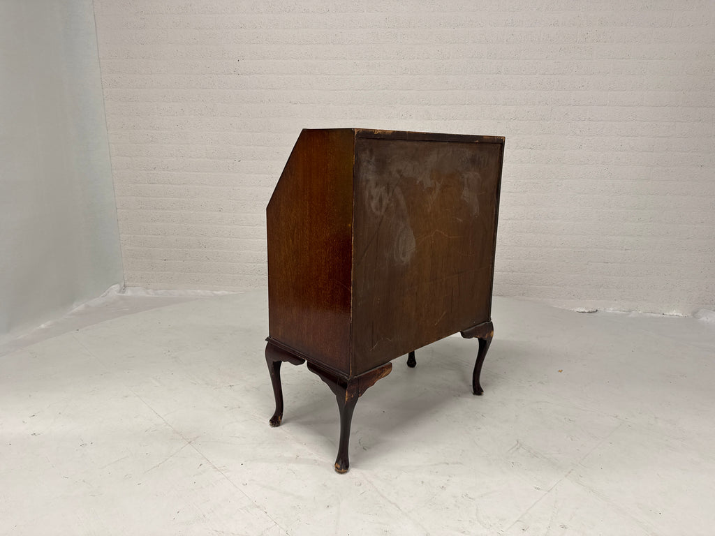 Secretaire compact model