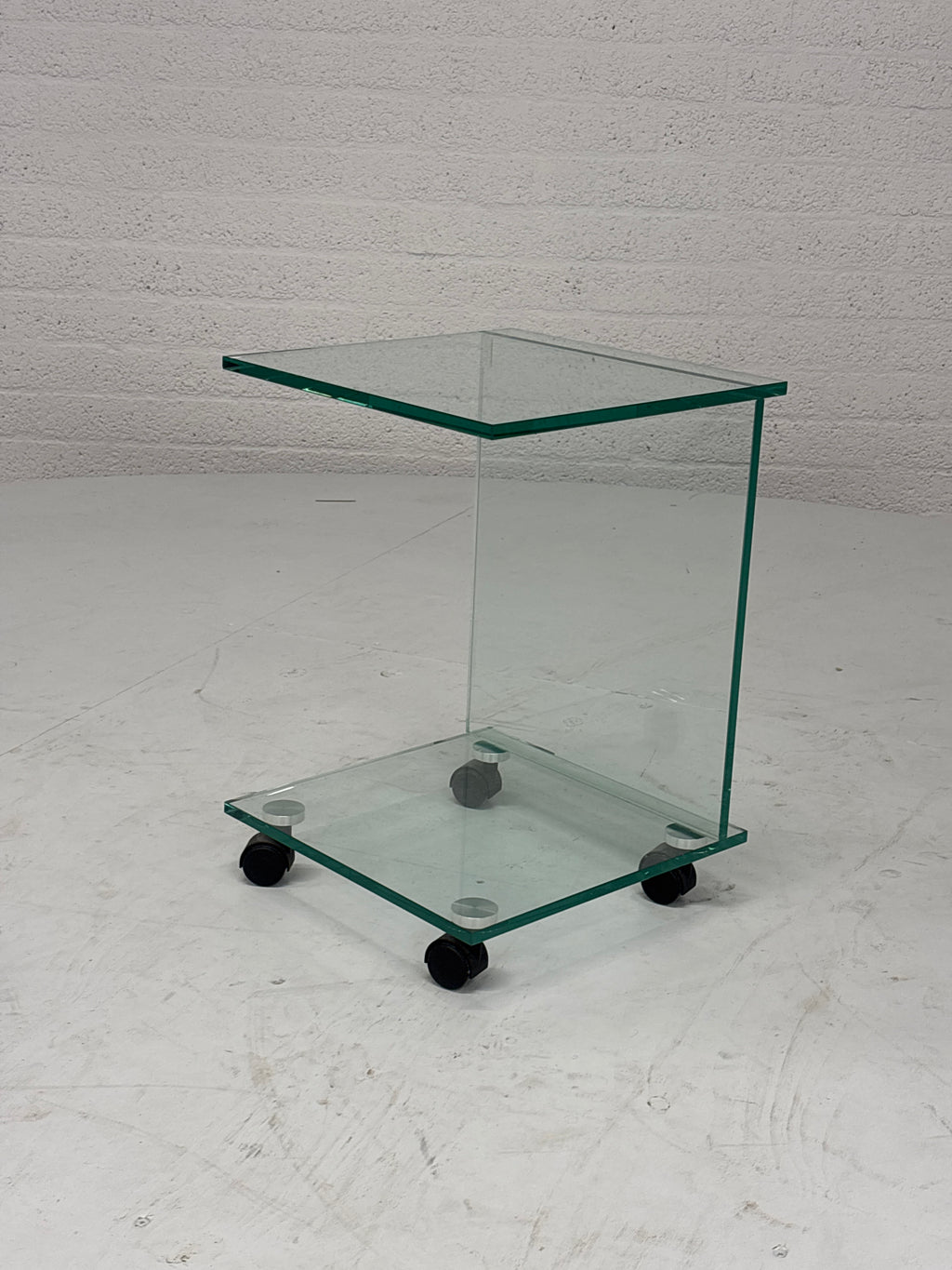 Bijzettafel glas op wielen