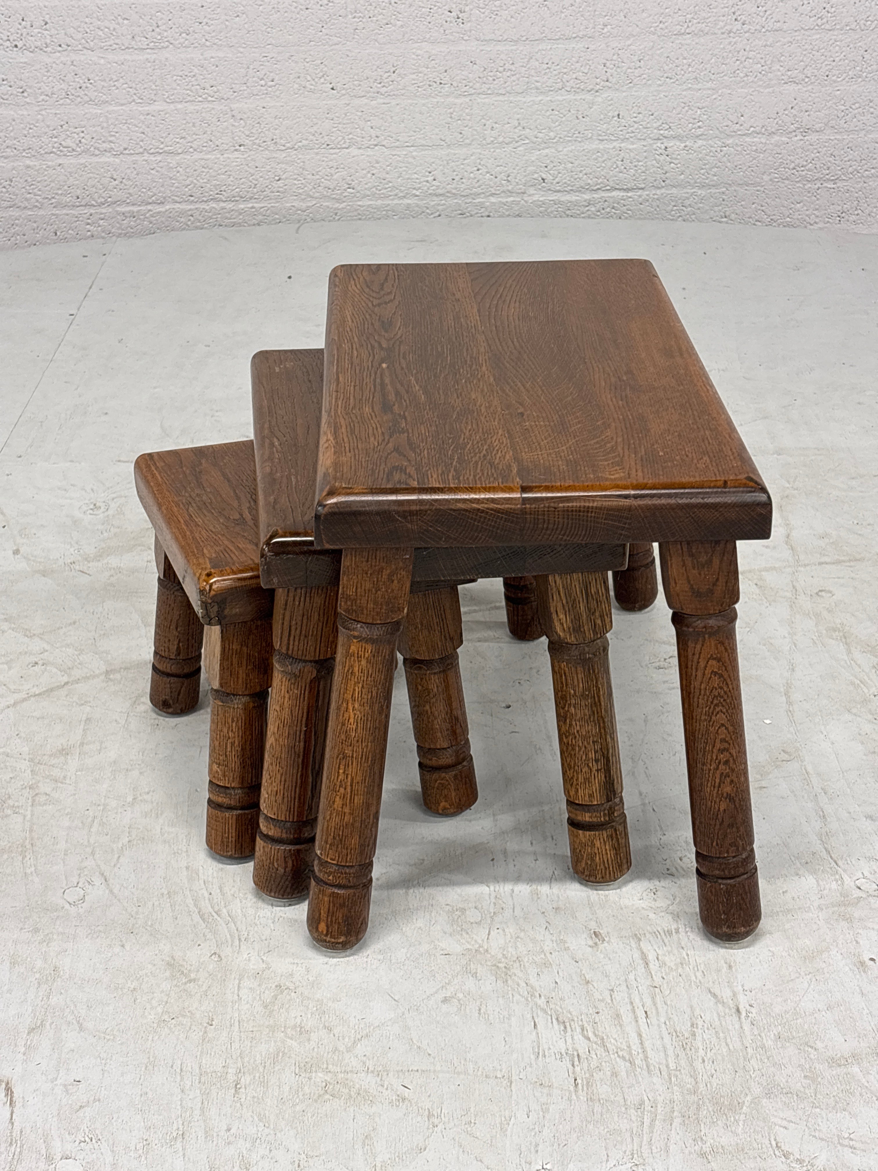 Robuuste massieve bijzettafel set van 3