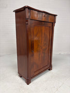 Lodewijk XV linnenkast