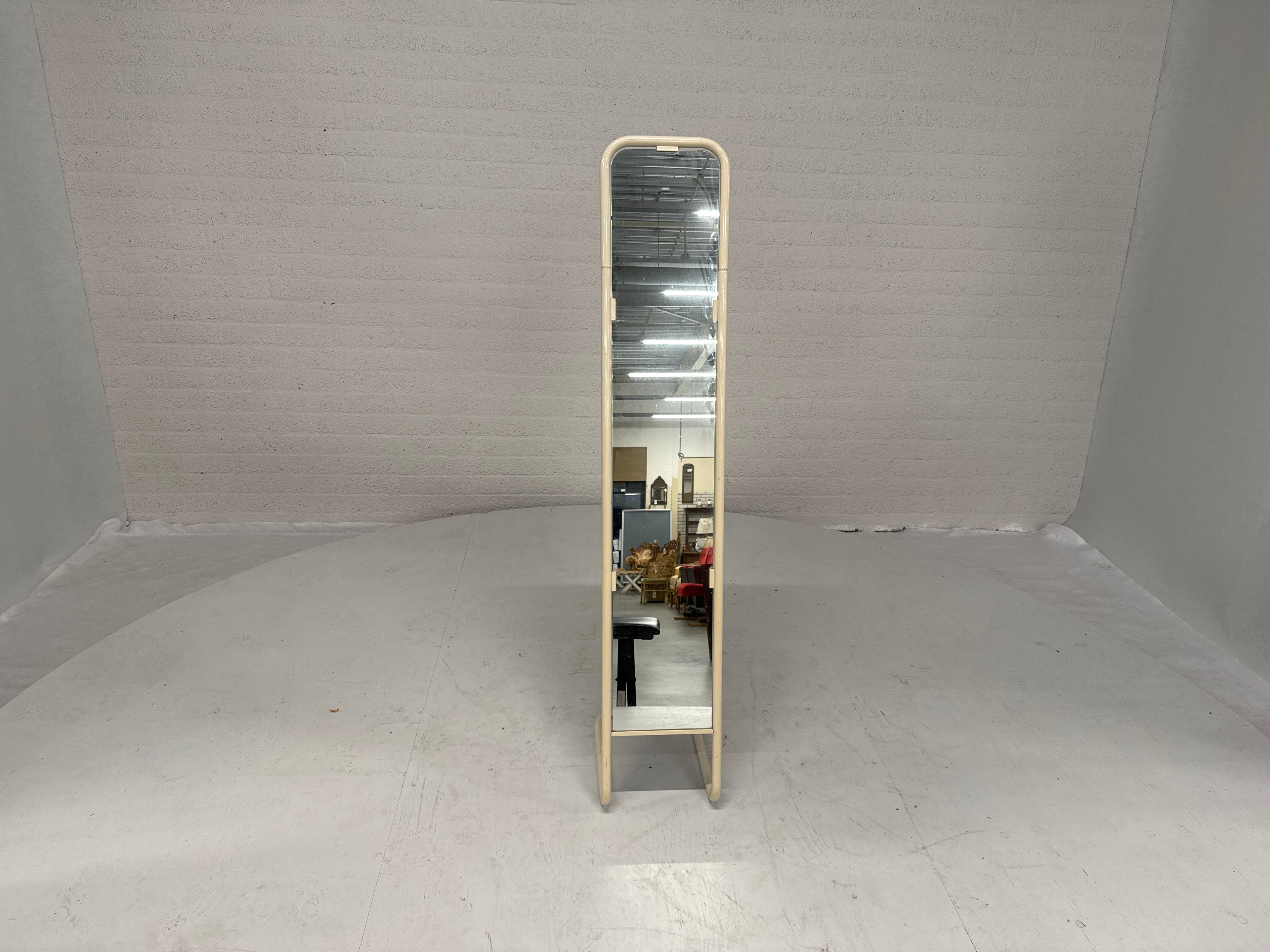 Retro staande spiegel