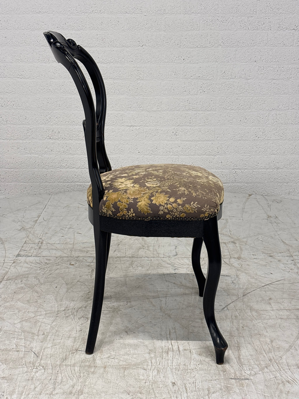 Antieke stoelen in Barok of Louis XV stijl