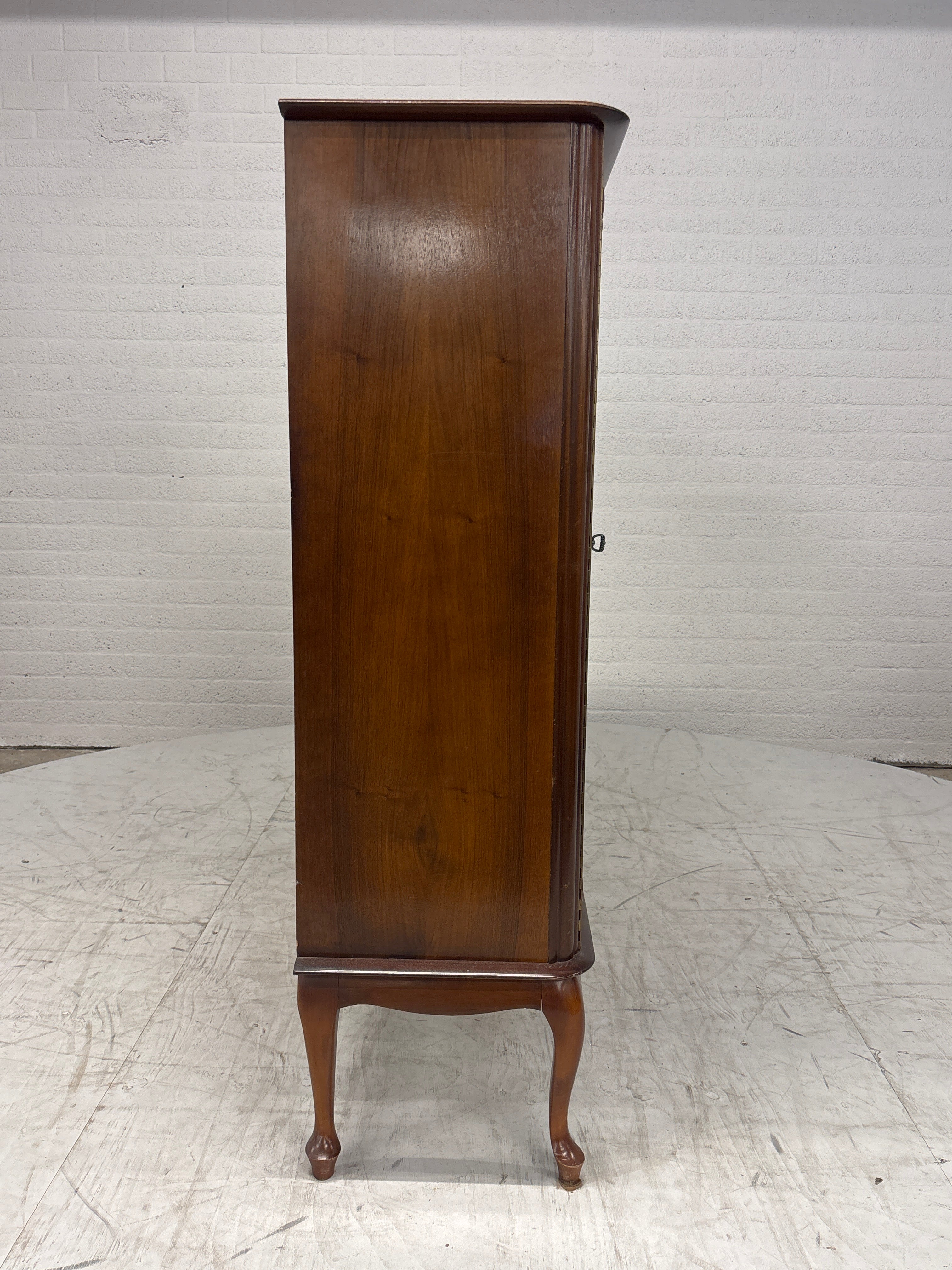 Retro kast gefineerd hout mahonie