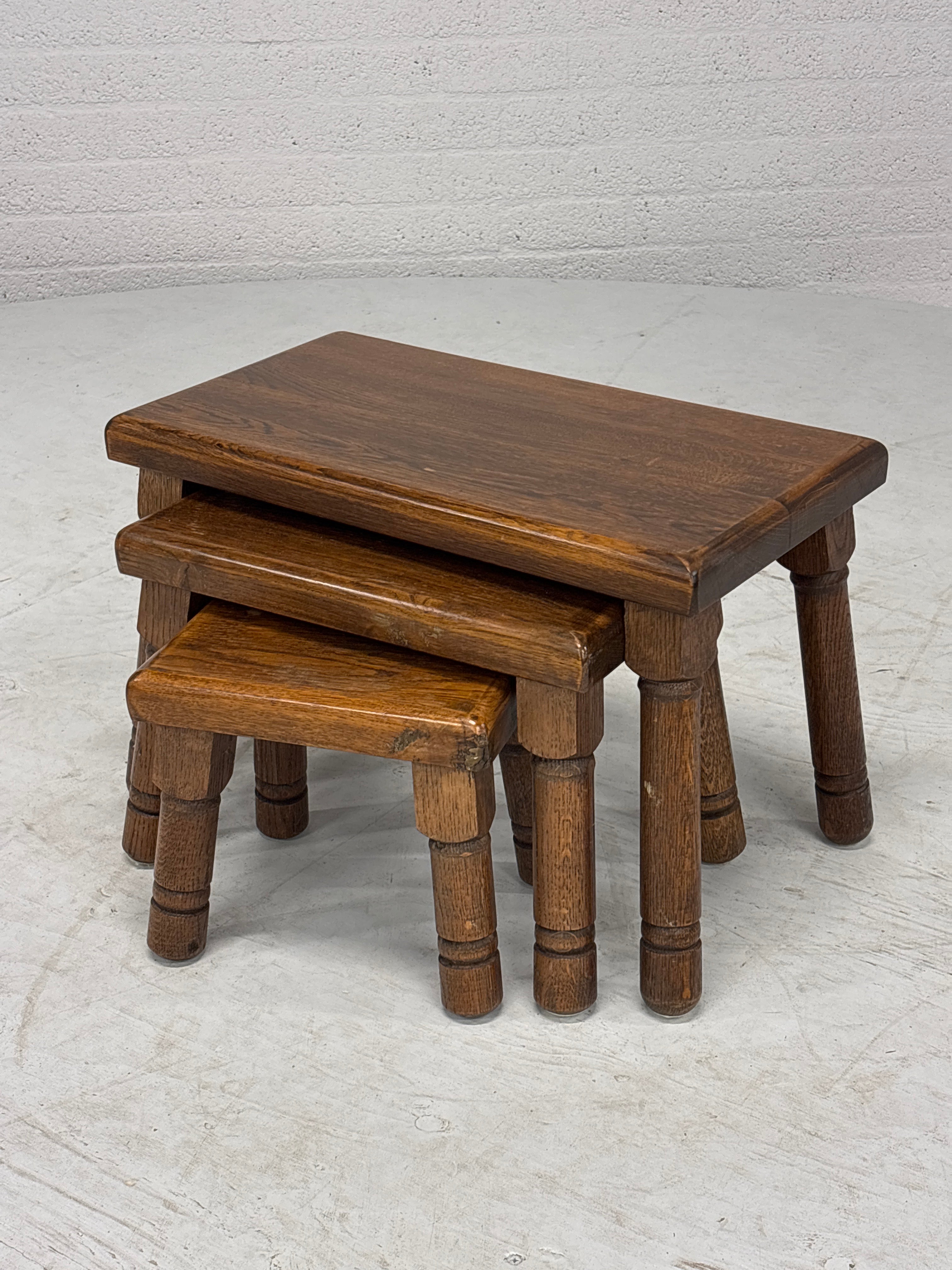 Robuuste massieve bijzettafel set van 3