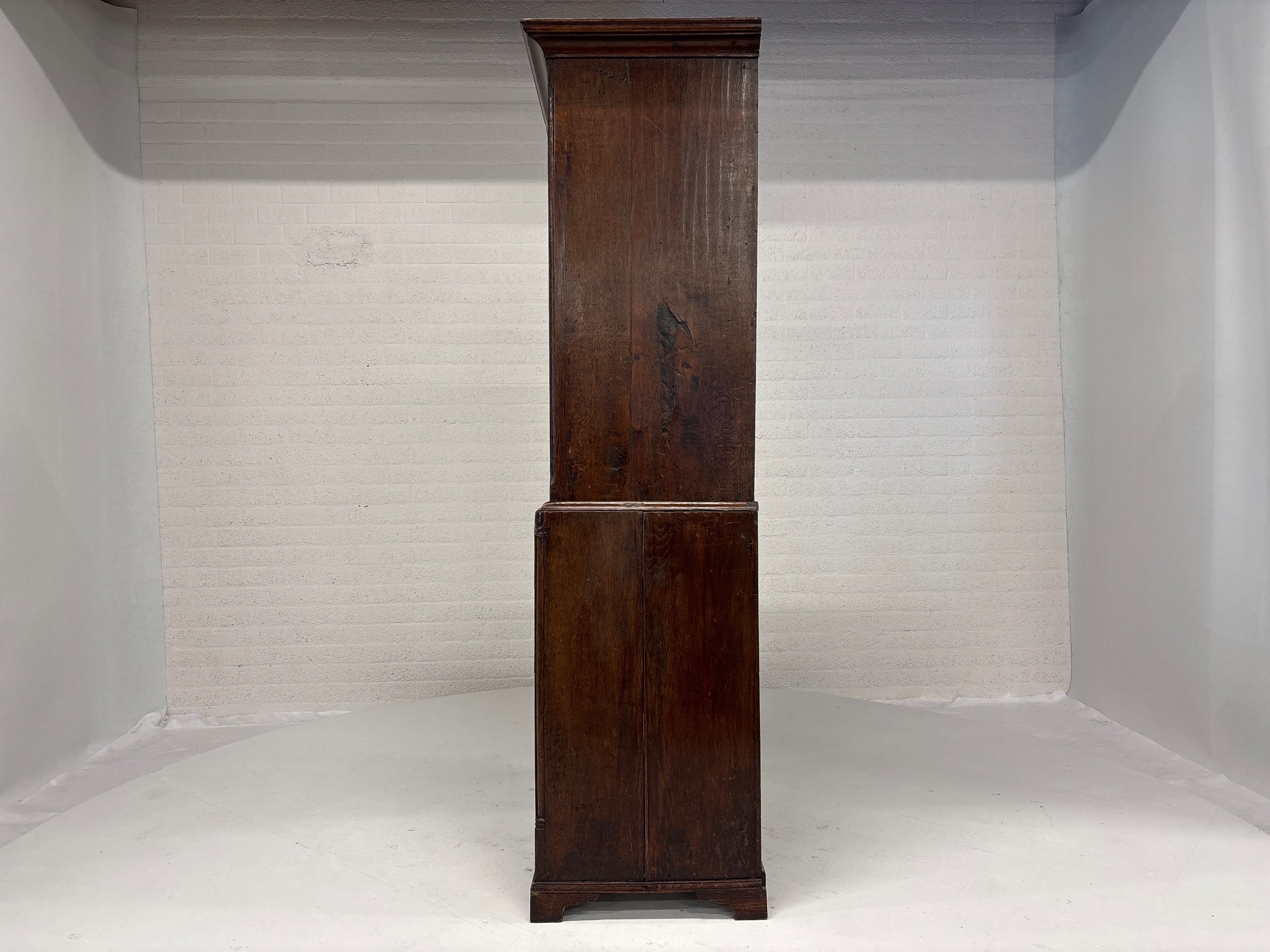 Engels kabinet eiken hout periode 1770