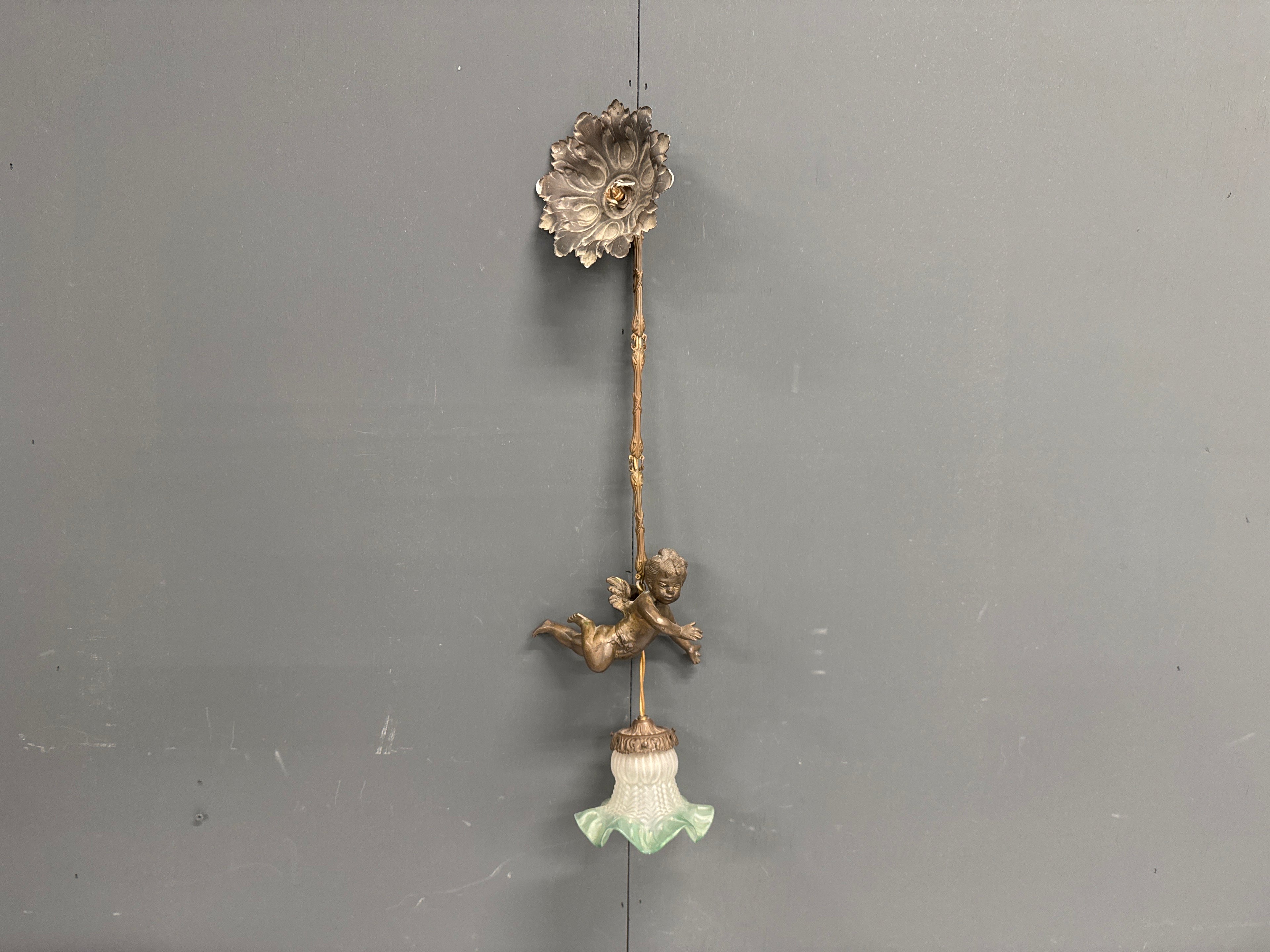 Hanglamp met bronzen engel