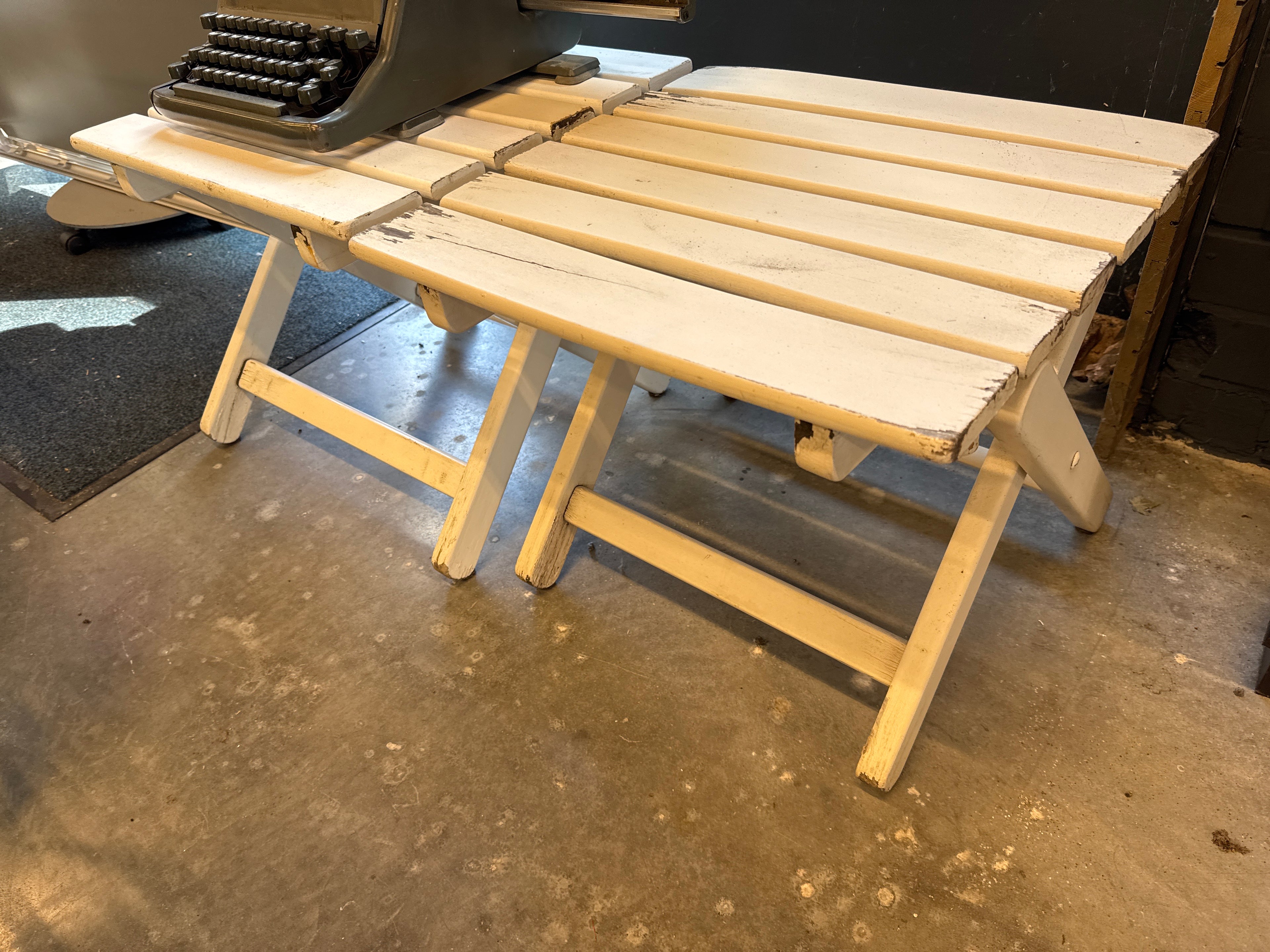 2 buiten tafeltjes wit