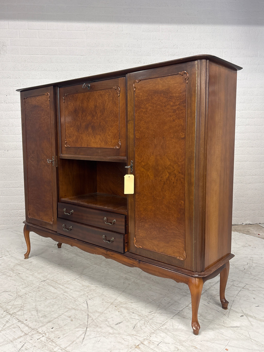 Retro kast gefineerd hout mahonie