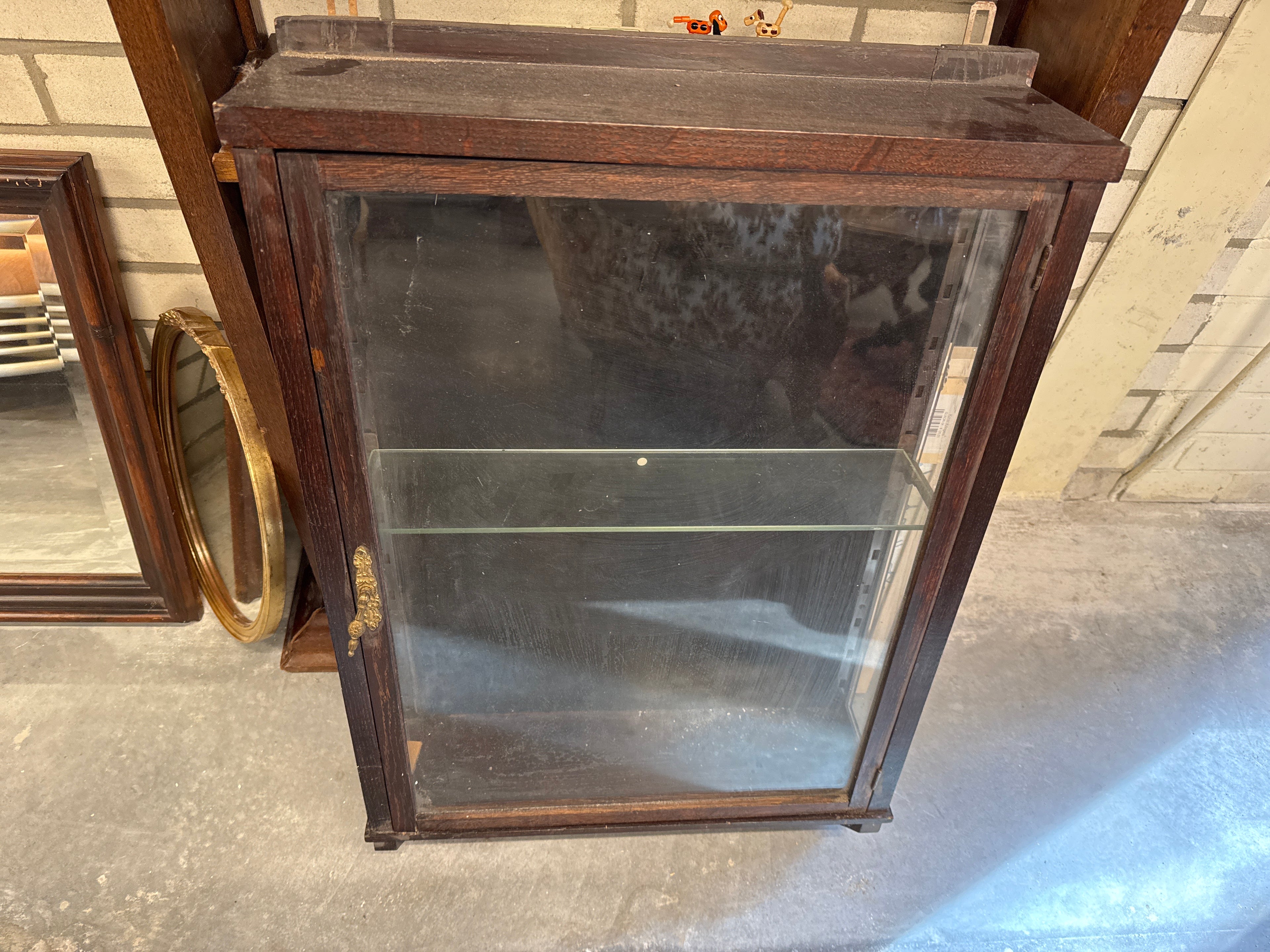 Prijzenkast hout hangend