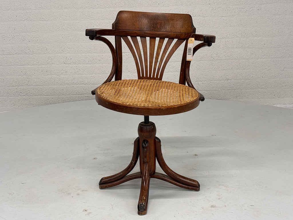 Kapiteinsstoel hout gebogen