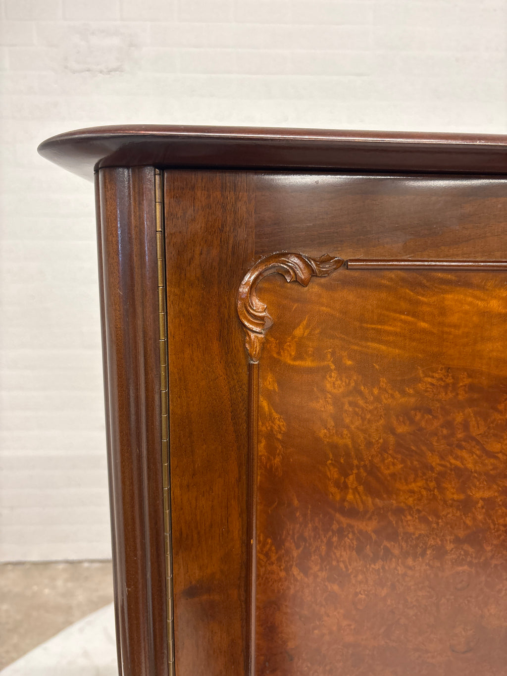 Retro kast gefineerd hout mahonie