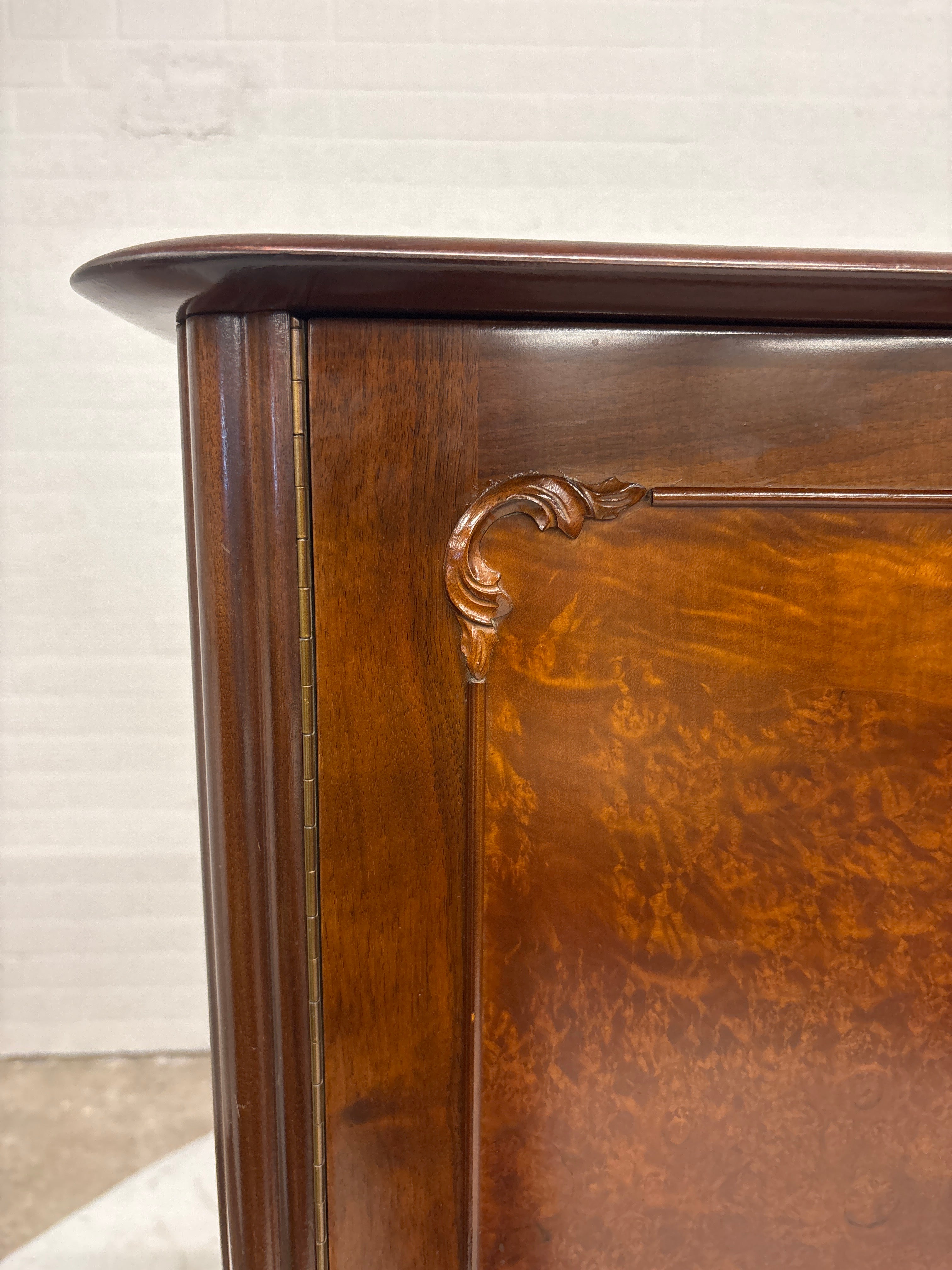 Retro kast gefineerd hout mahonie