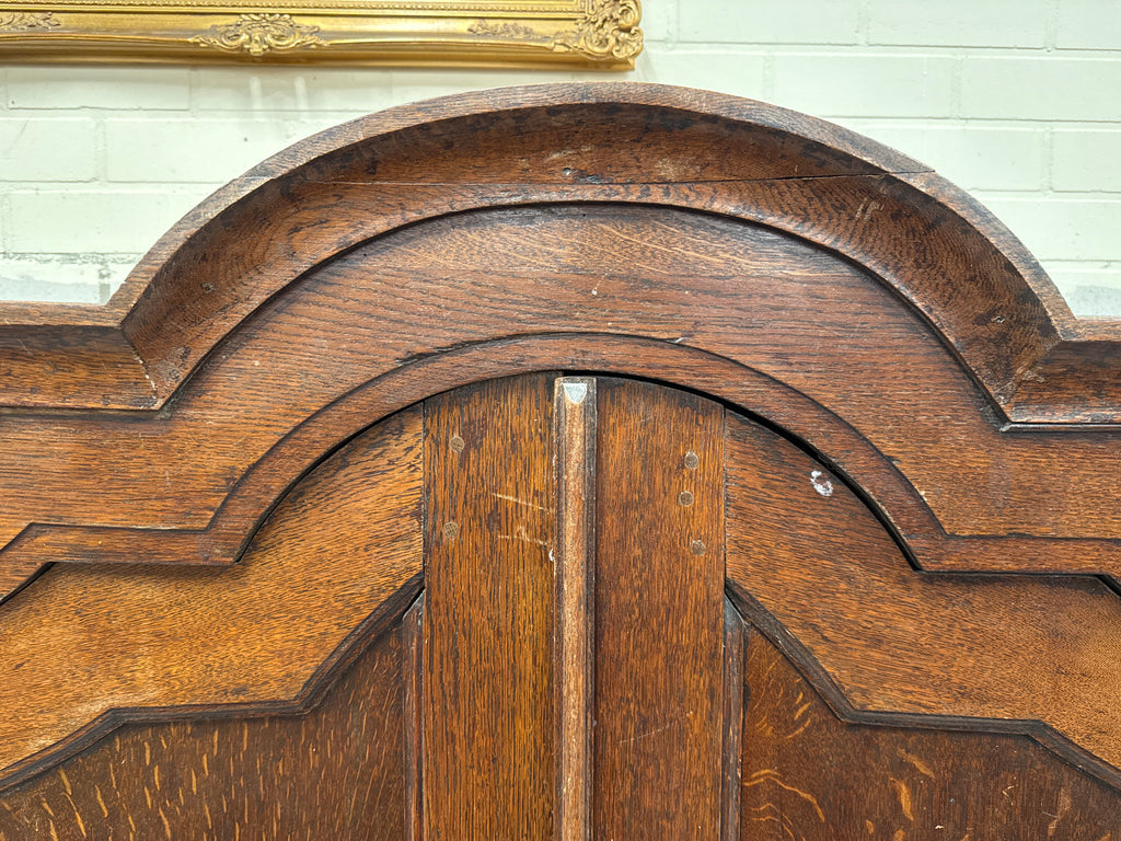 Antieke linnenkast eiken kabinet Limburgs