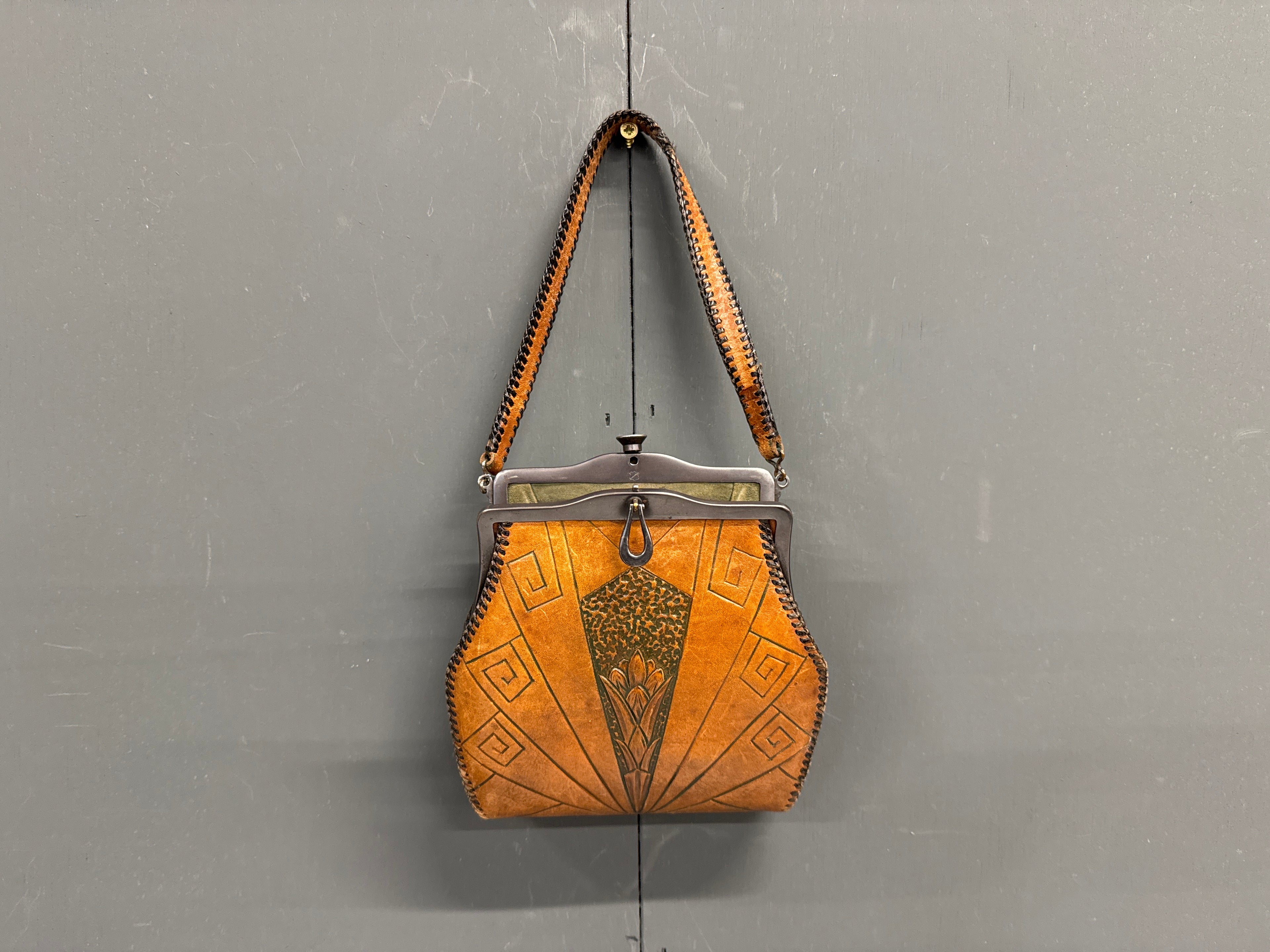 Tasje Meeker Art Deco