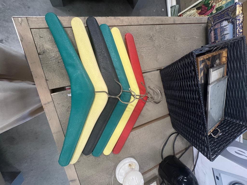 Kleerhangers retro set