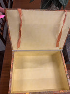 Bewaardoos met gemarmerd papier