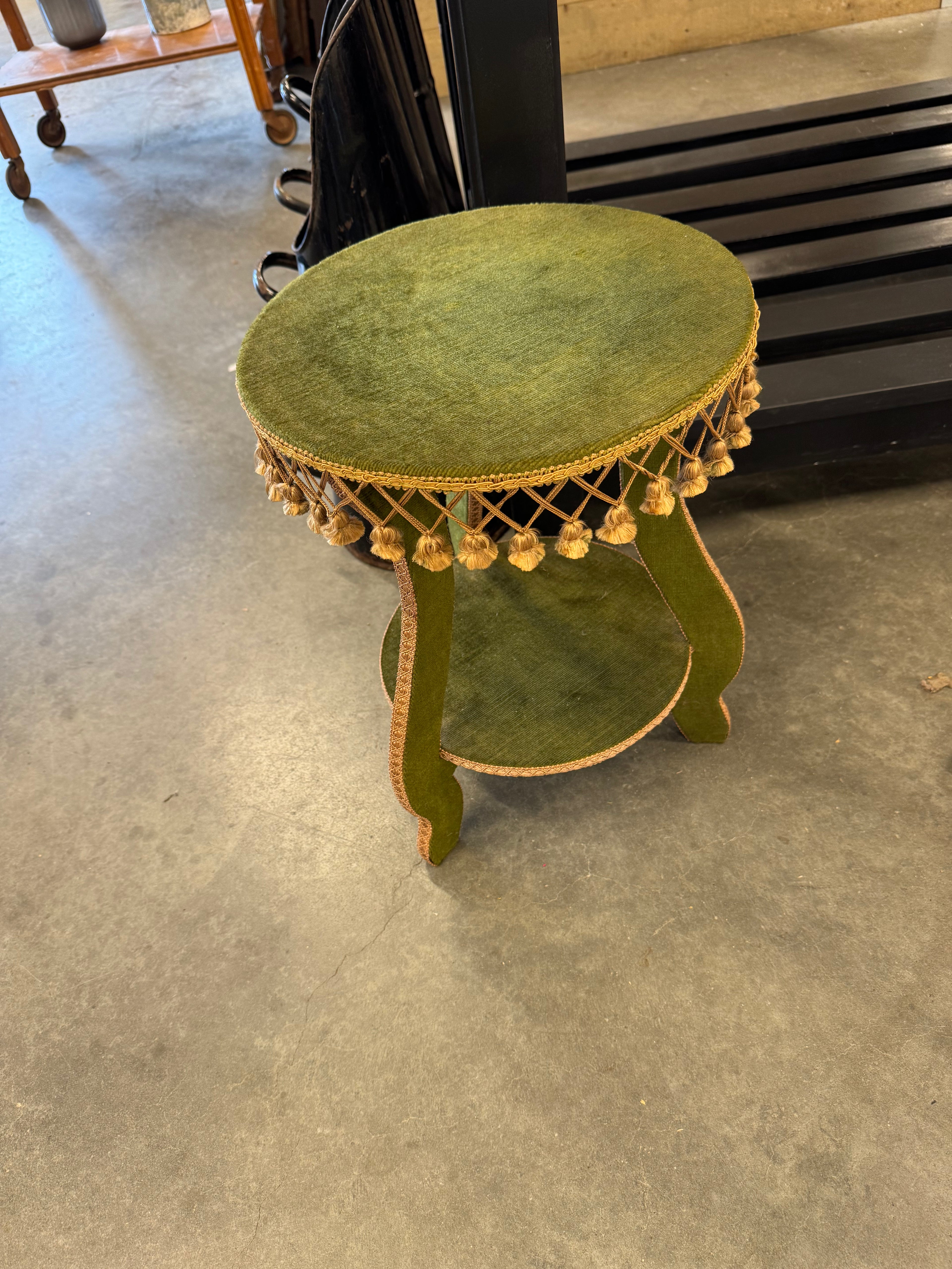 Authentieke vintage bijzettafel
