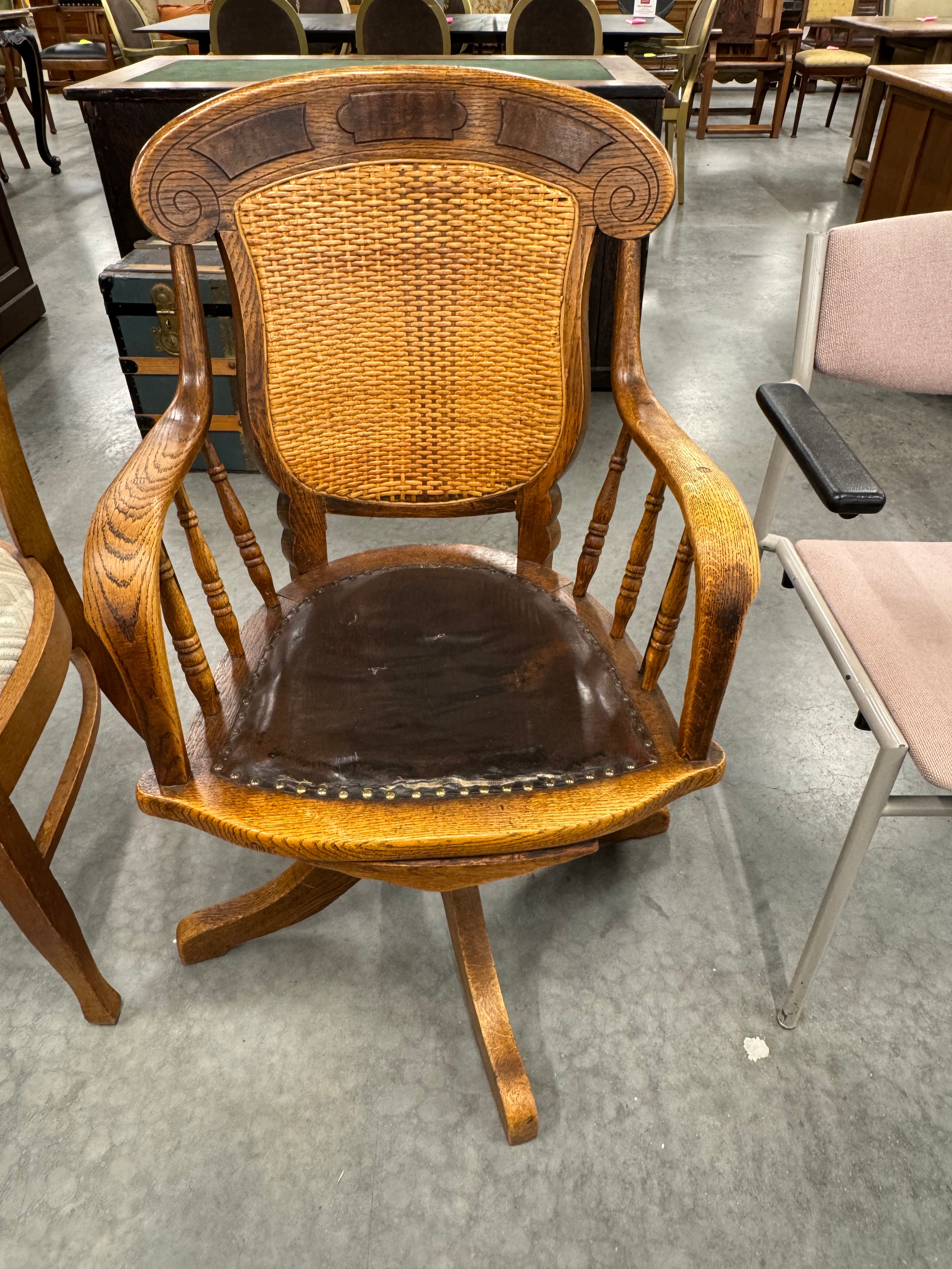 Antieke Amerikaanse victoriaanse office desk stoel