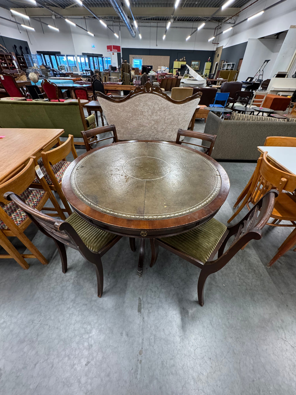 Ronde eettafel met 4 stoelen