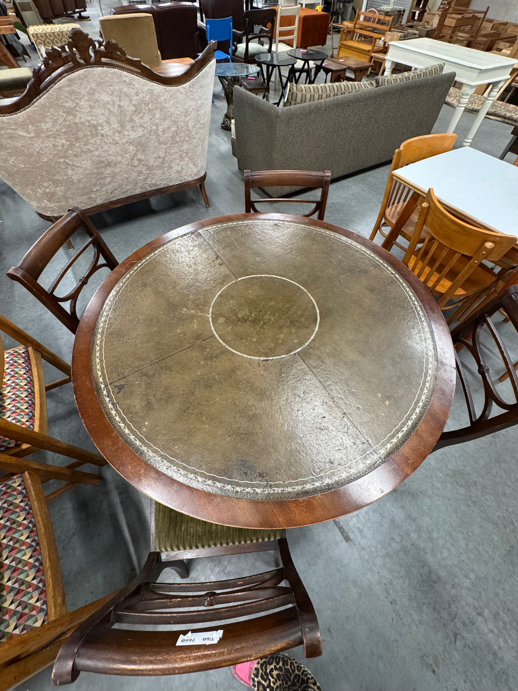 Ronde eettafel met 4 stoelen