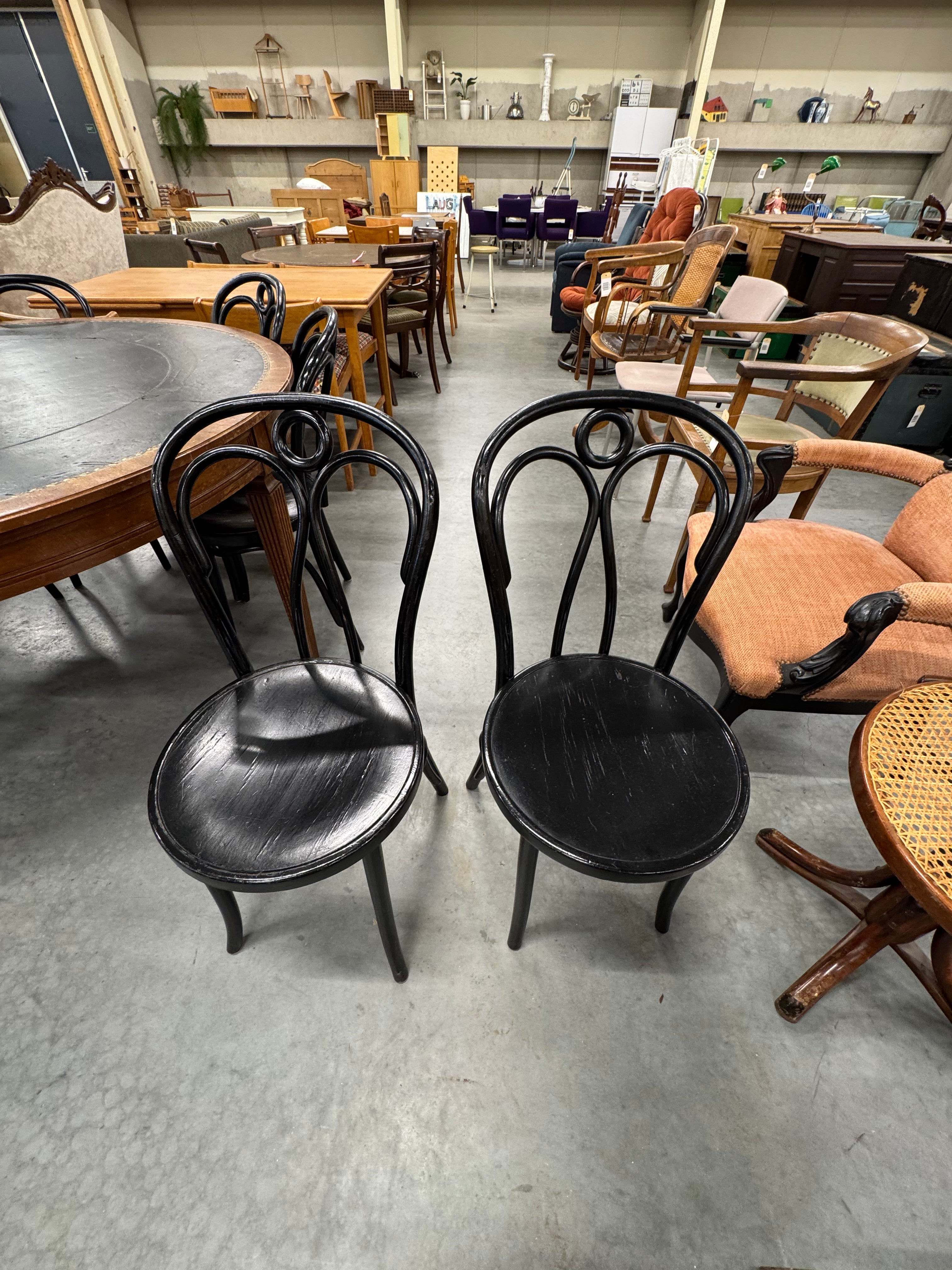 Ronde eettafel zwart ingelegd leer