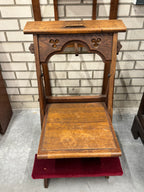 Bidstoel uit de RK kerk