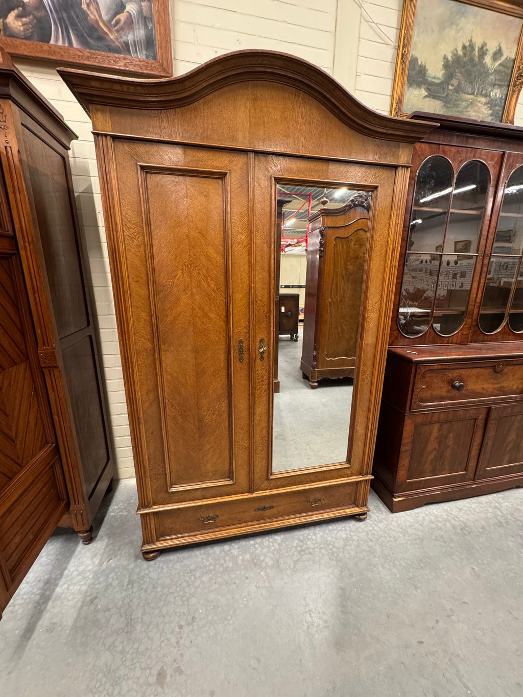 Meidenkast antiek met spiegel