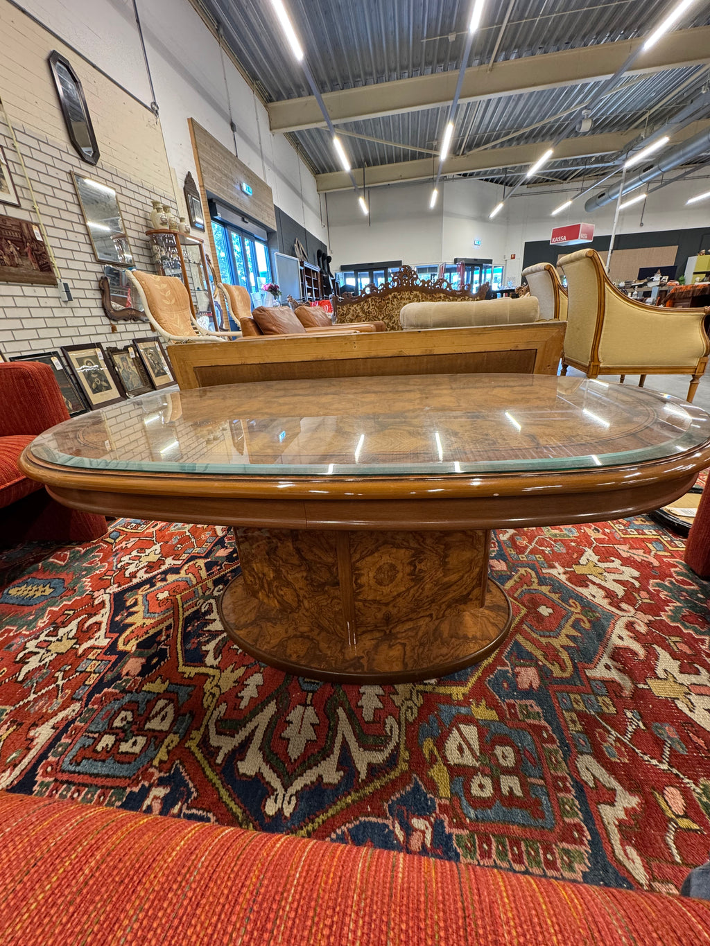 Ovale tafel met glasplaat