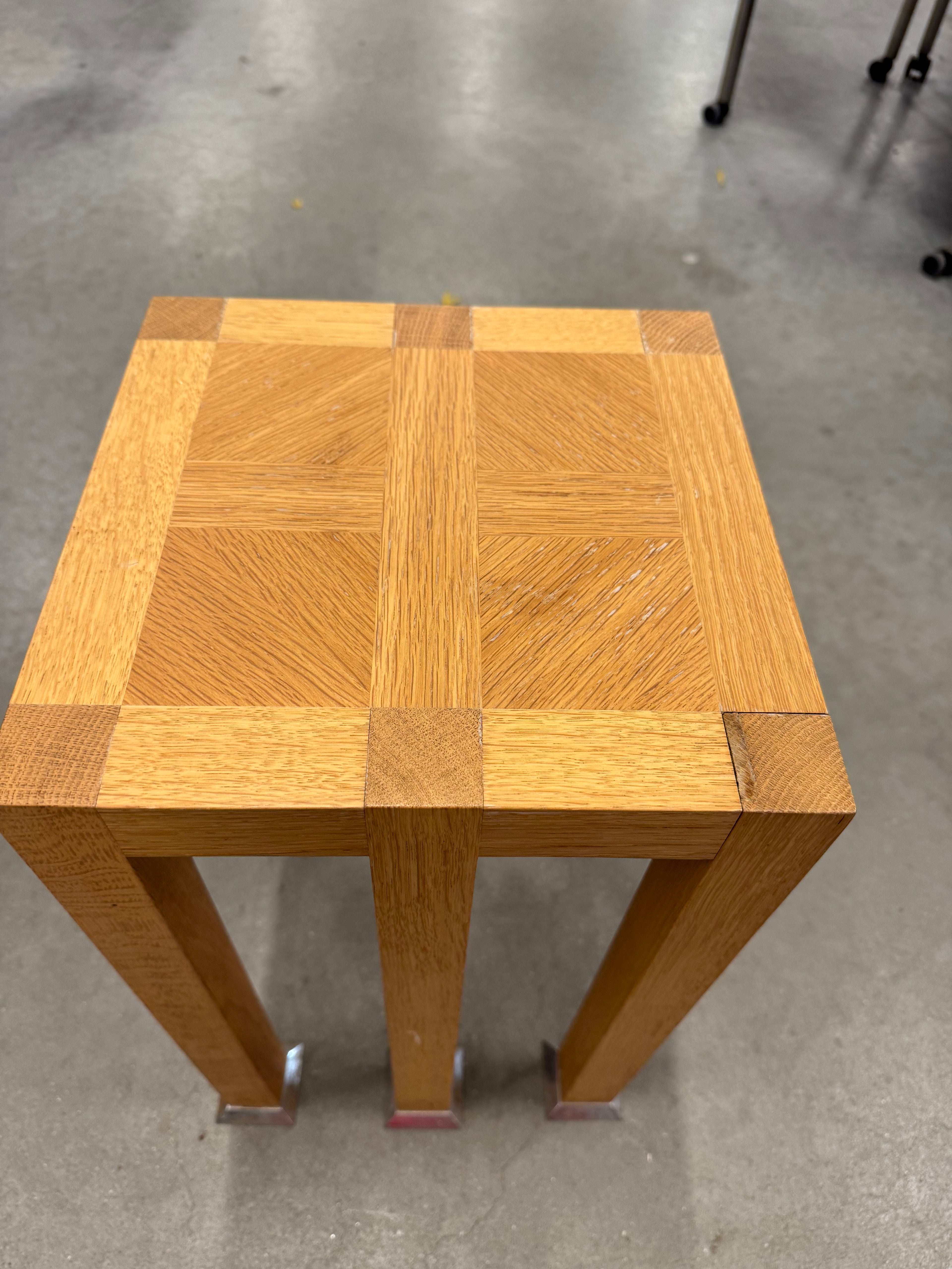 Bijzettafel met 6 pootjes